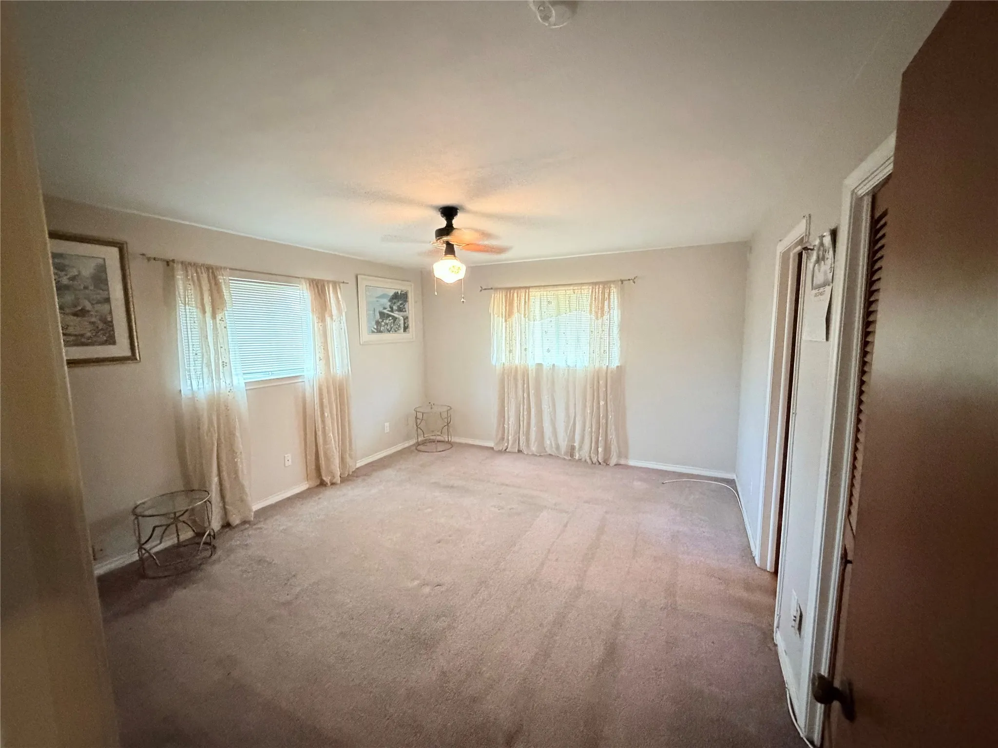Single Family Residence For Sale in Dallas County , 5427 Longleaf Lane, Dallas, Texas 75232, 4 Bedroom, 3 Bathroom, 2 Garage spaces, 2,064 Sqft, built in 1962, mls#21384240, Real Estate Agent in Dallas, Homes For Sale in Dallas county, Homes For Sale in Dallas, Realtor in Dallas Texas, Real Estate Brokerage Independent Realty Texas, Luminita Cordes Realtor