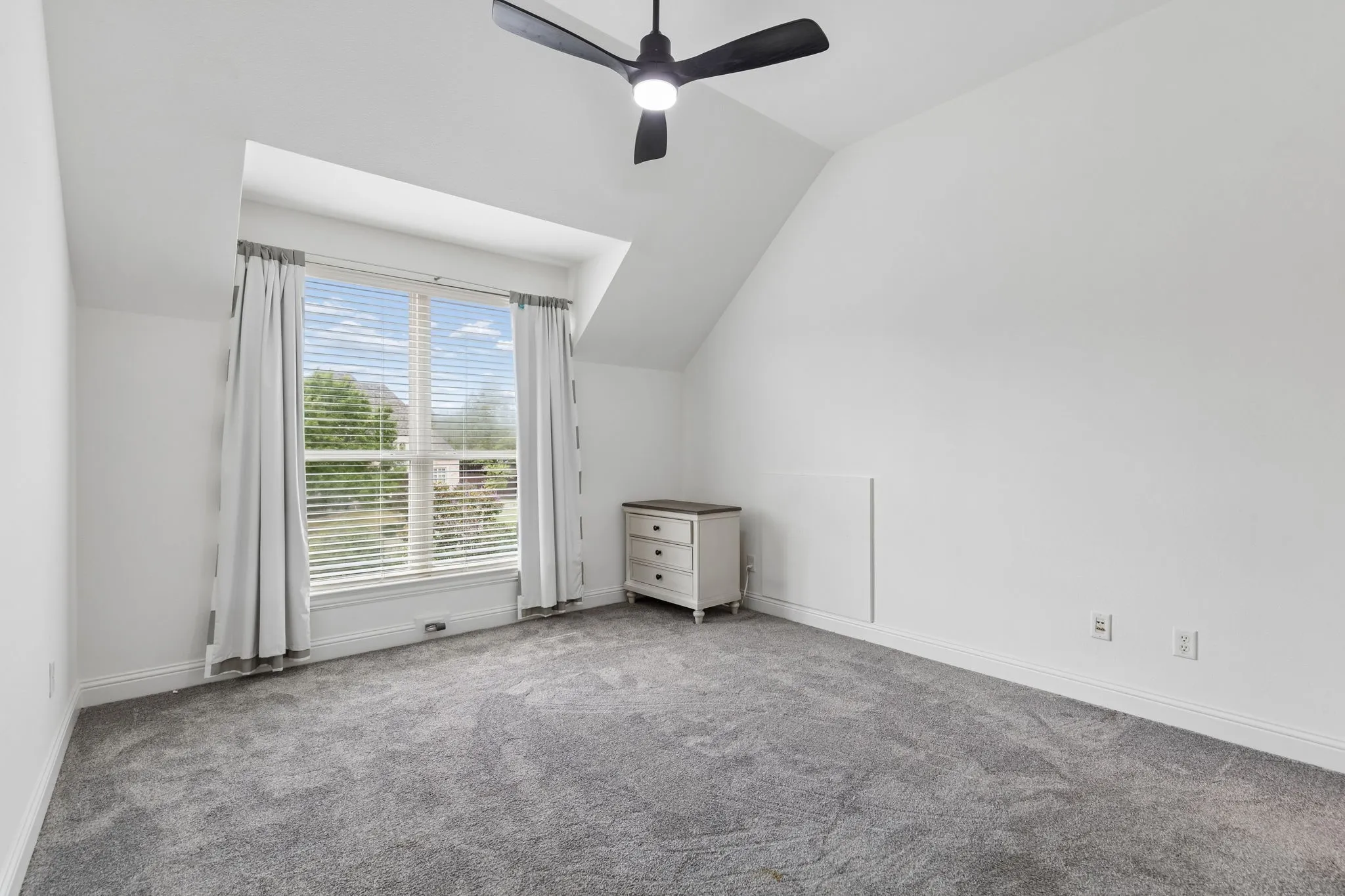 Single Family Residence For Sale in Denton County , 11790 Azteca Lane, Frisco, Texas 75033, 4 Bedroom, 5 Bathroom, 3 Garage spaces, 4,272 Sqft, built in 2005, mls#21383868, Real Estate Agent in Frisco, Homes For Sale in Denton county, Homes For Sale in Frisco, Realtor in Frisco Texas, Real Estate Brokerage Independent Realty Texas, Luminita Cordes Realtor