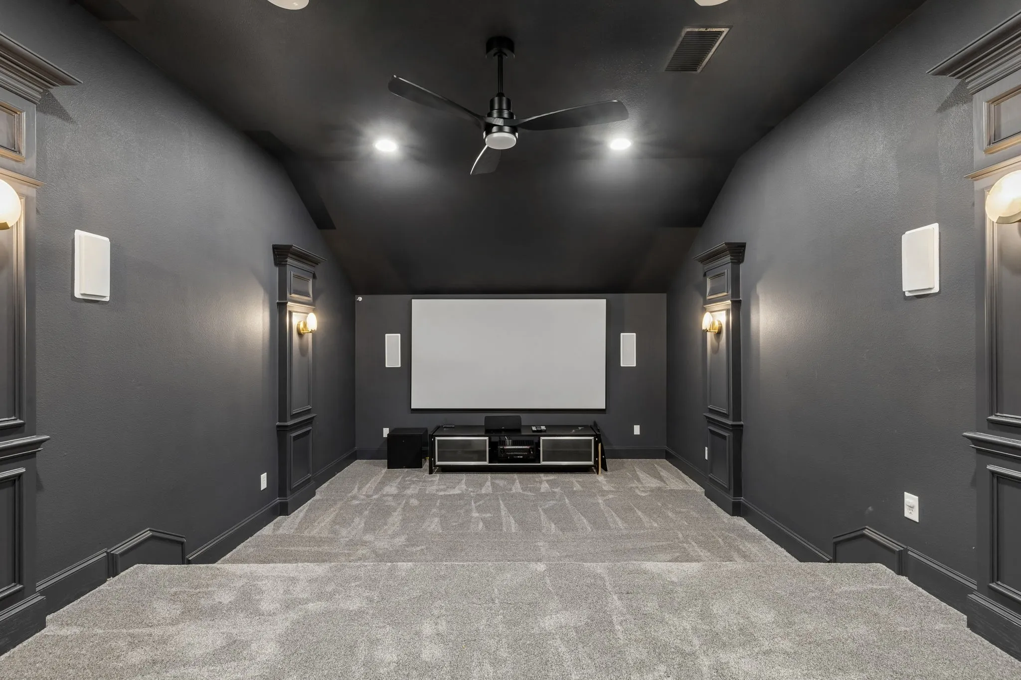 Single Family Residence For Sale in Denton County , 11790 Azteca Lane, Frisco, Texas 75033, 4 Bedroom, 5 Bathroom, 3 Garage spaces, 4,272 Sqft, built in 2005, mls#21383868, Real Estate Agent in Frisco, Homes For Sale in Denton county, Homes For Sale in Frisco, Realtor in Frisco Texas, Real Estate Brokerage Independent Realty Texas, Luminita Cordes Realtor