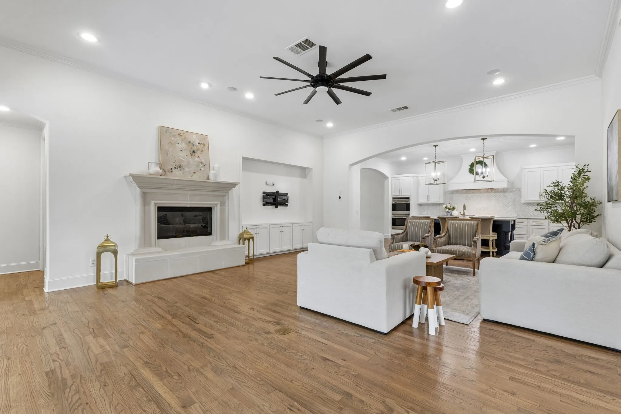 Single Family Residence For Sale in Denton County , 11790 Azteca Lane, Frisco, Texas 75033, 4 Bedroom, 5 Bathroom, 3 Garage spaces, 4,272 Sqft, built in 2005, mls#21383868, Real Estate Agent in Frisco, Homes For Sale in Denton county, Homes For Sale in Frisco, Realtor in Frisco Texas, Real Estate Brokerage Independent Realty Texas, Luminita Cordes Realtor
