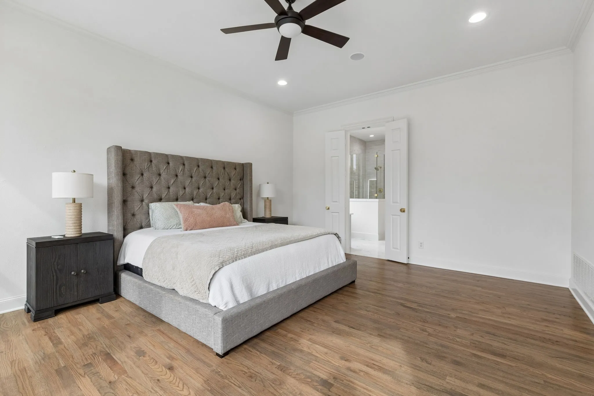 Single Family Residence For Sale in Denton County , 11790 Azteca Lane, Frisco, Texas 75033, 4 Bedroom, 5 Bathroom, 3 Garage spaces, 4,272 Sqft, built in 2005, mls#21383868, Real Estate Agent in Frisco, Homes For Sale in Denton county, Homes For Sale in Frisco, Realtor in Frisco Texas, Real Estate Brokerage Independent Realty Texas, Luminita Cordes Realtor