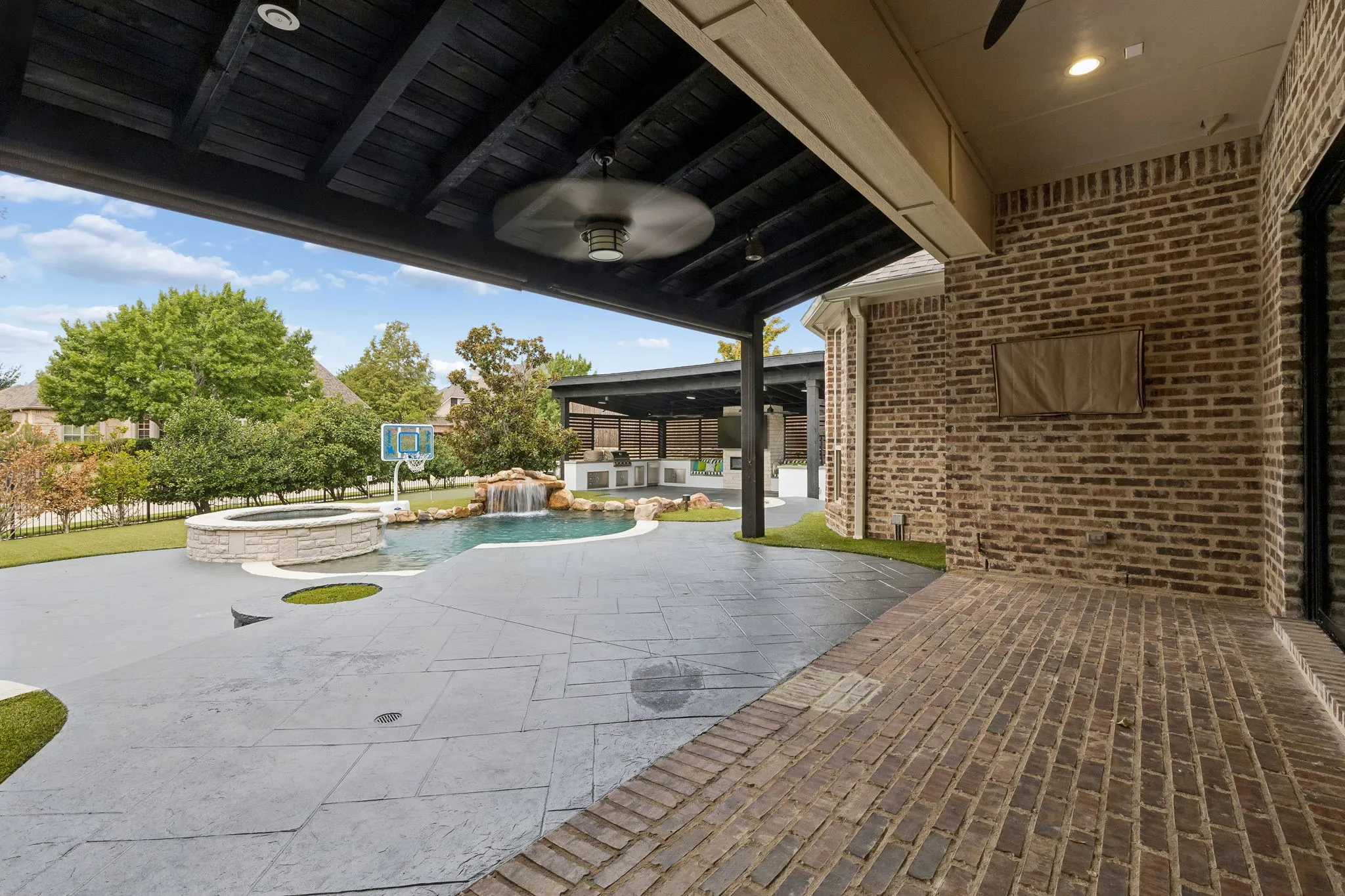 Single Family Residence For Sale in Denton County , 11790 Azteca Lane, Frisco, Texas 75033, 4 Bedroom, 5 Bathroom, 3 Garage spaces, 4,272 Sqft, built in 2005, mls#21383868, Real Estate Agent in Frisco, Homes For Sale in Denton county, Homes For Sale in Frisco, Realtor in Frisco Texas, Real Estate Brokerage Independent Realty Texas, Luminita Cordes Realtor