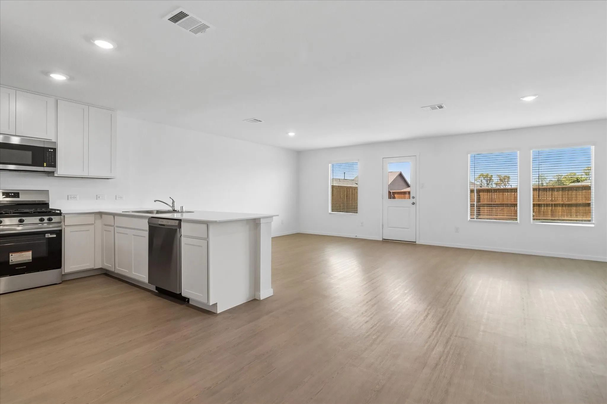 Single Family Residence For Rent in Denton County , 2532 FARRIER Lane, Aubrey, Texas 76227, 4 Bedroom, 2 Bathroom, 2 Garage spaces, 1,787 Sqft, built in 2025, mls#21381775, Real Estate Agent in Aubrey, Homes For Rent in Denton county, Homes For Rent in Aubrey, Realtor in Aubrey Texas, Real Estate Brokerage Independent Realty Texas, Luminita Cordes Realtor