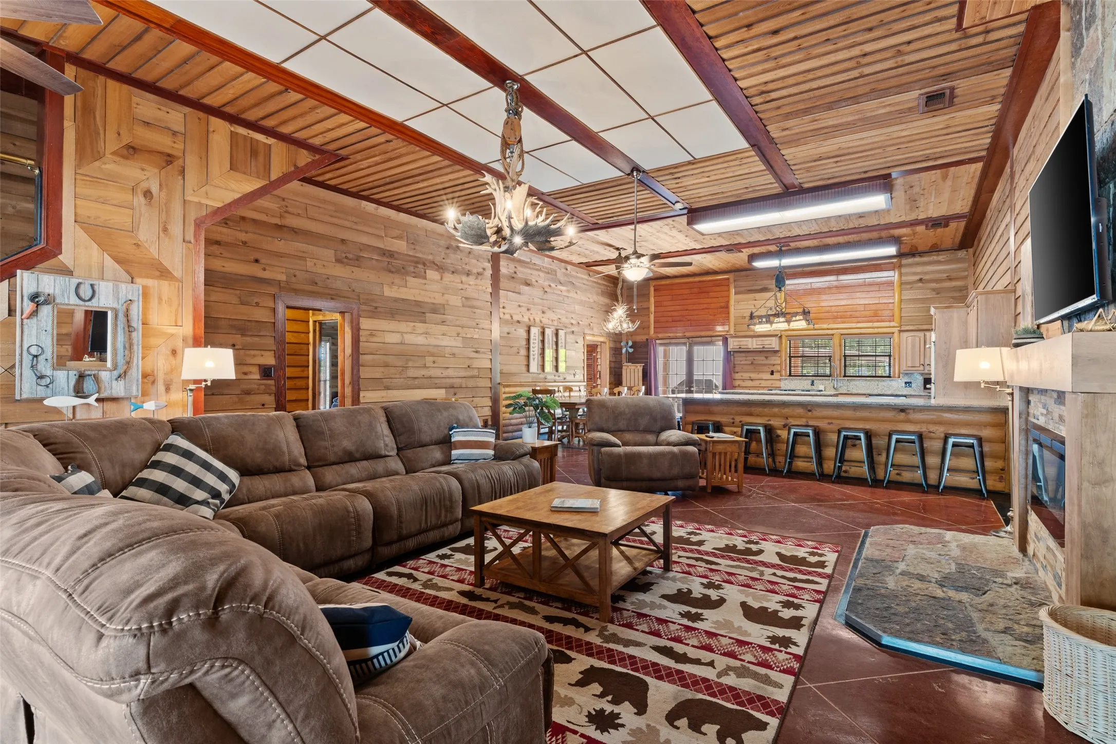 Single Family Residence For Sale in Hunt County , 7272 County Road 3516, Quinlan, Texas 75474, 4 Bedroom, 3 Bathroom, 4 Garage spaces, 4,204 Sqft, built in 1997, mls#21384182, Real Estate Agent in Quinlan, Homes For Sale in Hunt county, Homes For Sale in Quinlan, Realtor in Quinlan Texas, Real Estate Brokerage Independent Realty Texas, Luminita Cordes Realtor