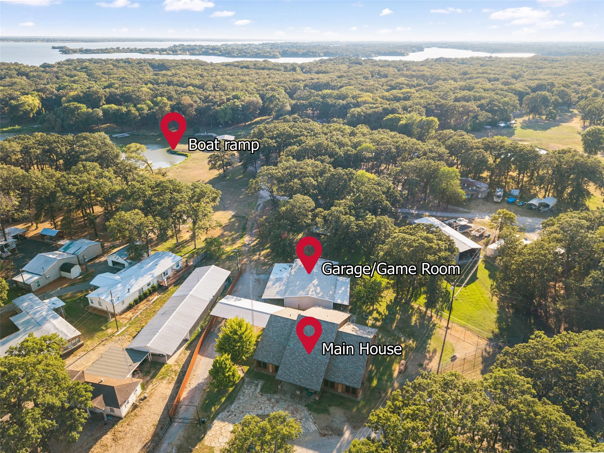 Single Family Residence For Sale in Hunt County , 7272 County Road 3516, Quinlan, Texas 75474, 4 Bedroom, 3 Bathroom, 4 Garage spaces, 4,204 Sqft, built in 1997, mls#21384182, Real Estate Agent in Quinlan, Homes For Sale in Hunt county, Homes For Sale in Quinlan, Realtor in Quinlan Texas, Real Estate Brokerage Independent Realty Texas, Luminita Cordes Realtor