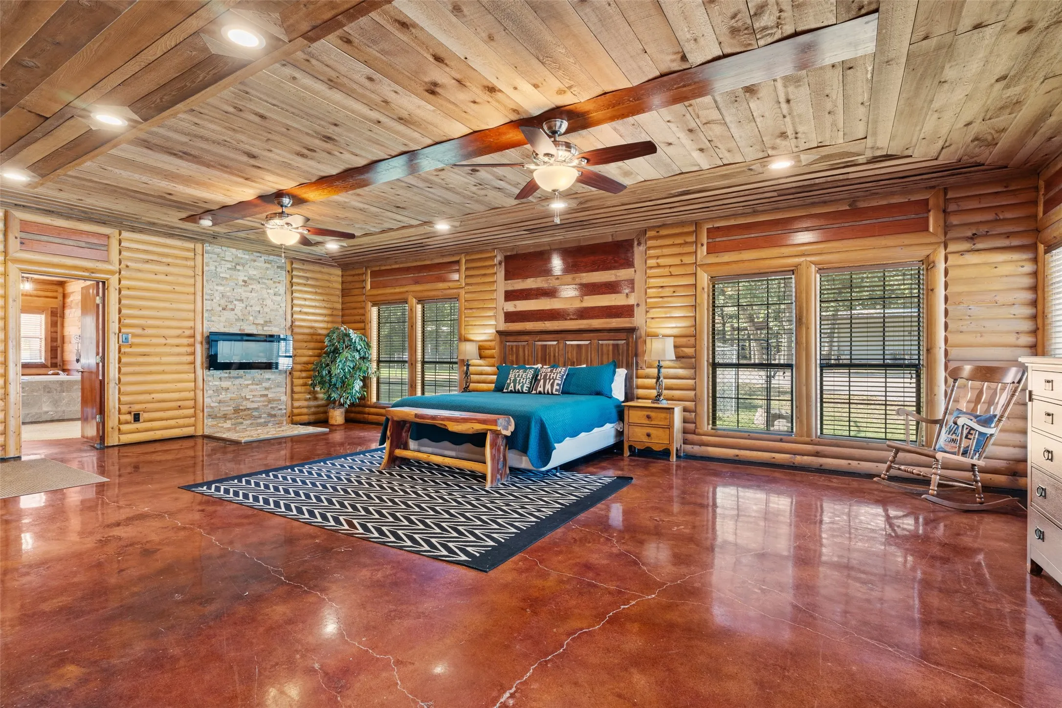 Single Family Residence For Sale in Hunt County , 7272 County Road 3516, Quinlan, Texas 75474, 4 Bedroom, 3 Bathroom, 4 Garage spaces, 4,204 Sqft, built in 1997, mls#21384182, Real Estate Agent in Quinlan, Homes For Sale in Hunt county, Homes For Sale in Quinlan, Realtor in Quinlan Texas, Real Estate Brokerage Independent Realty Texas, Luminita Cordes Realtor