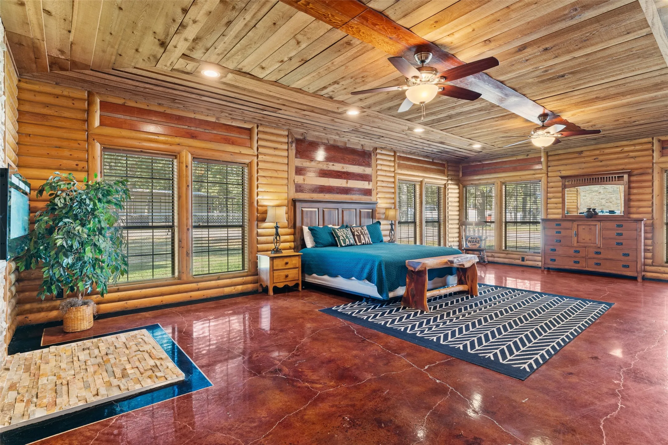 Single Family Residence For Sale in Hunt County , 7272 County Road 3516, Quinlan, Texas 75474, 4 Bedroom, 3 Bathroom, 4 Garage spaces, 4,204 Sqft, built in 1997, mls#21384182, Real Estate Agent in Quinlan, Homes For Sale in Hunt county, Homes For Sale in Quinlan, Realtor in Quinlan Texas, Real Estate Brokerage Independent Realty Texas, Luminita Cordes Realtor
