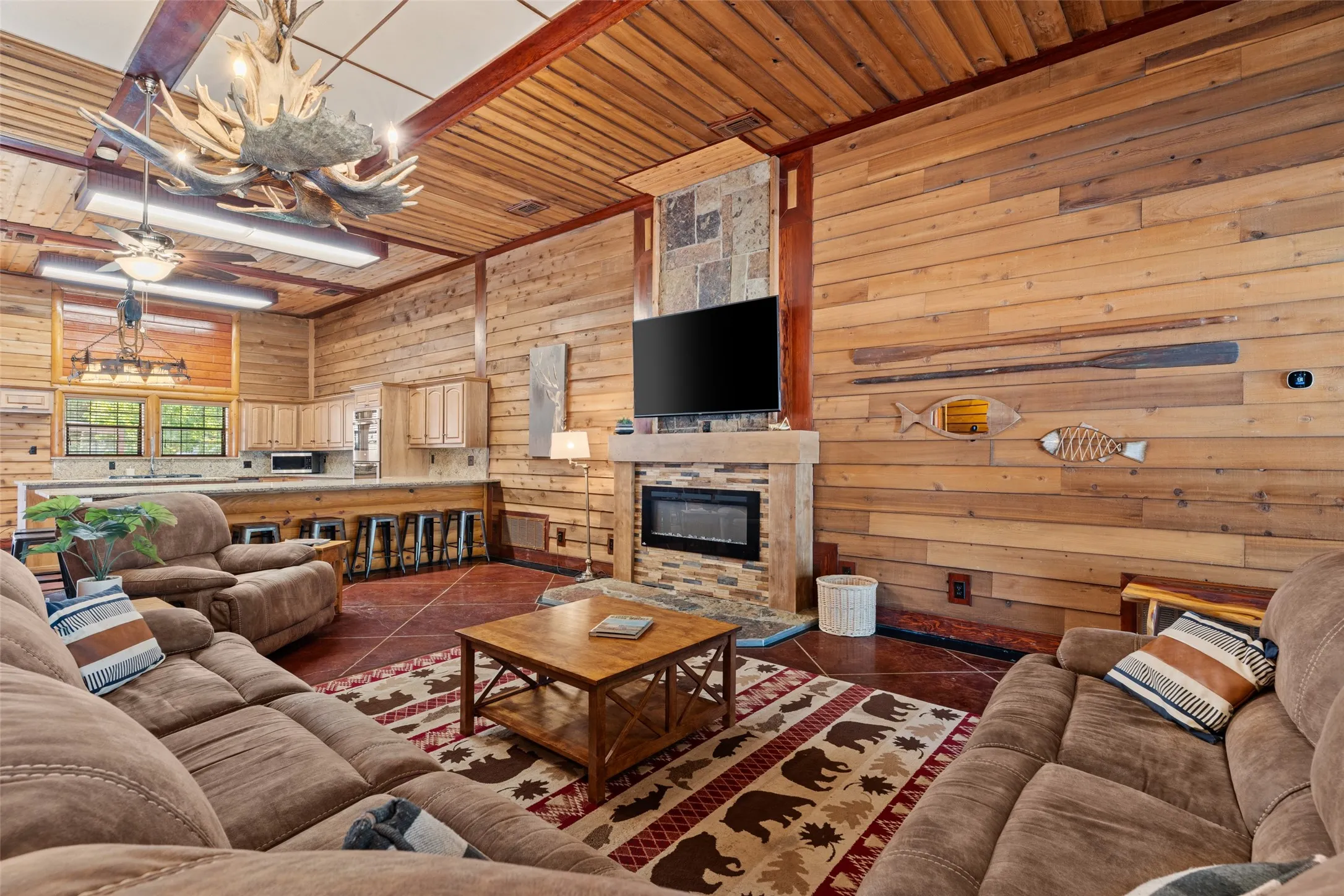 Single Family Residence For Sale in Hunt County , 7272 County Road 3516, Quinlan, Texas 75474, 4 Bedroom, 3 Bathroom, 4 Garage spaces, 4,204 Sqft, built in 1997, mls#21384182, Real Estate Agent in Quinlan, Homes For Sale in Hunt county, Homes For Sale in Quinlan, Realtor in Quinlan Texas, Real Estate Brokerage Independent Realty Texas, Luminita Cordes Realtor