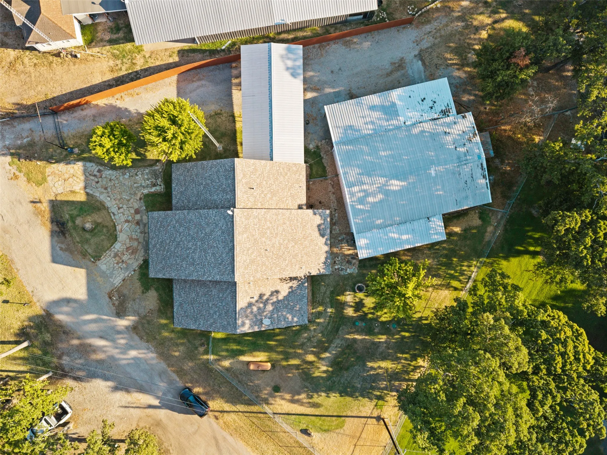 Single Family Residence For Sale in Hunt County , 7272 County Road 3516, Quinlan, Texas 75474, 4 Bedroom, 3 Bathroom, 4 Garage spaces, 4,204 Sqft, built in 1997, mls#21384182, Real Estate Agent in Quinlan, Homes For Sale in Hunt county, Homes For Sale in Quinlan, Realtor in Quinlan Texas, Real Estate Brokerage Independent Realty Texas, Luminita Cordes Realtor