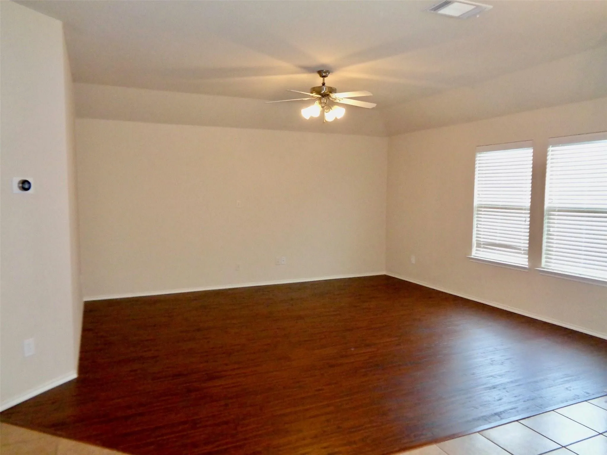 Single Family Residence For Rent in Collin County , 9700 Starfire, Mc Kinney, Texas 75072, 3 Bedroom, 2 Bathroom, 2 Garage spaces, 1,873 Sqft, built in 2009, mls#21384247, Real Estate Agent in Mc Kinney, Homes For Rent in Collin county, Homes For Rent in Mc Kinney, Realtor in Mc Kinney Texas, Real Estate Brokerage Independent Realty Texas, Luminita Cordes Realtor