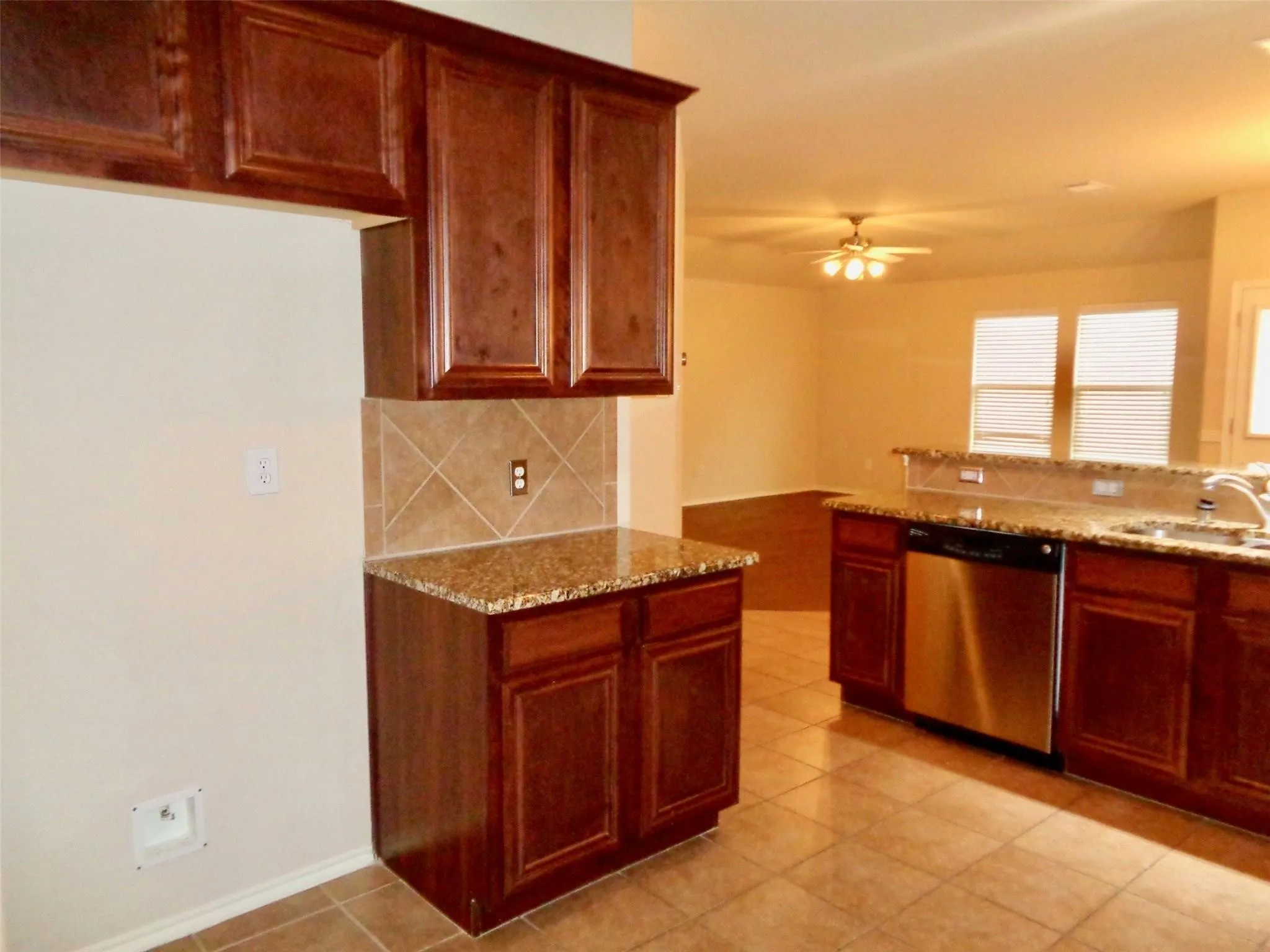 Single Family Residence For Rent in Collin County , 9700 Starfire, Mc Kinney, Texas 75072, 3 Bedroom, 2 Bathroom, 2 Garage spaces, 1,873 Sqft, built in 2009, mls#21384247, Real Estate Agent in Mc Kinney, Homes For Rent in Collin county, Homes For Rent in Mc Kinney, Realtor in Mc Kinney Texas, Real Estate Brokerage Independent Realty Texas, Luminita Cordes Realtor