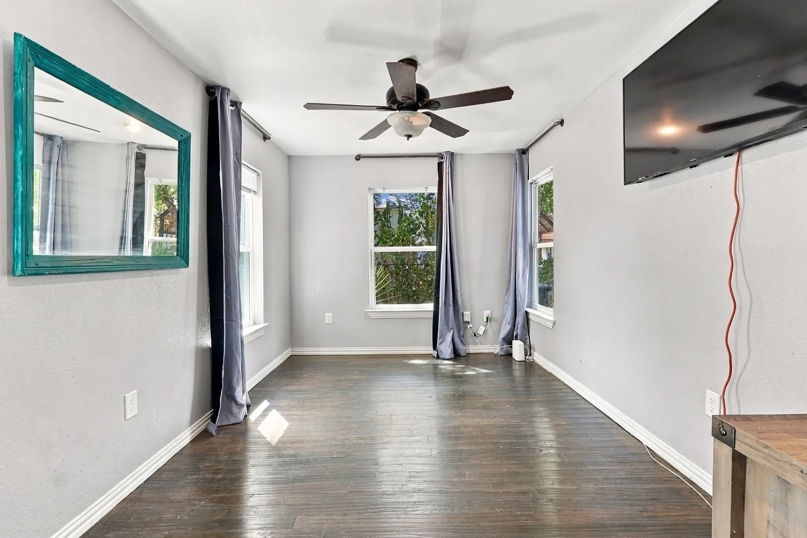 Single Family Residence For Sale in Dallas County , 2612 Idaho Avenue, Dallas, Texas 75216, 4 Bedroom, 2 Bathroom, Garage spaces, 1,760 Sqft, built in 1926, mls#21384249, Real Estate Agent in Dallas, Homes For Sale in Dallas county, Homes For Sale in Dallas, Realtor in Dallas Texas, Real Estate Brokerage Independent Realty Texas, Luminita Cordes Realtor