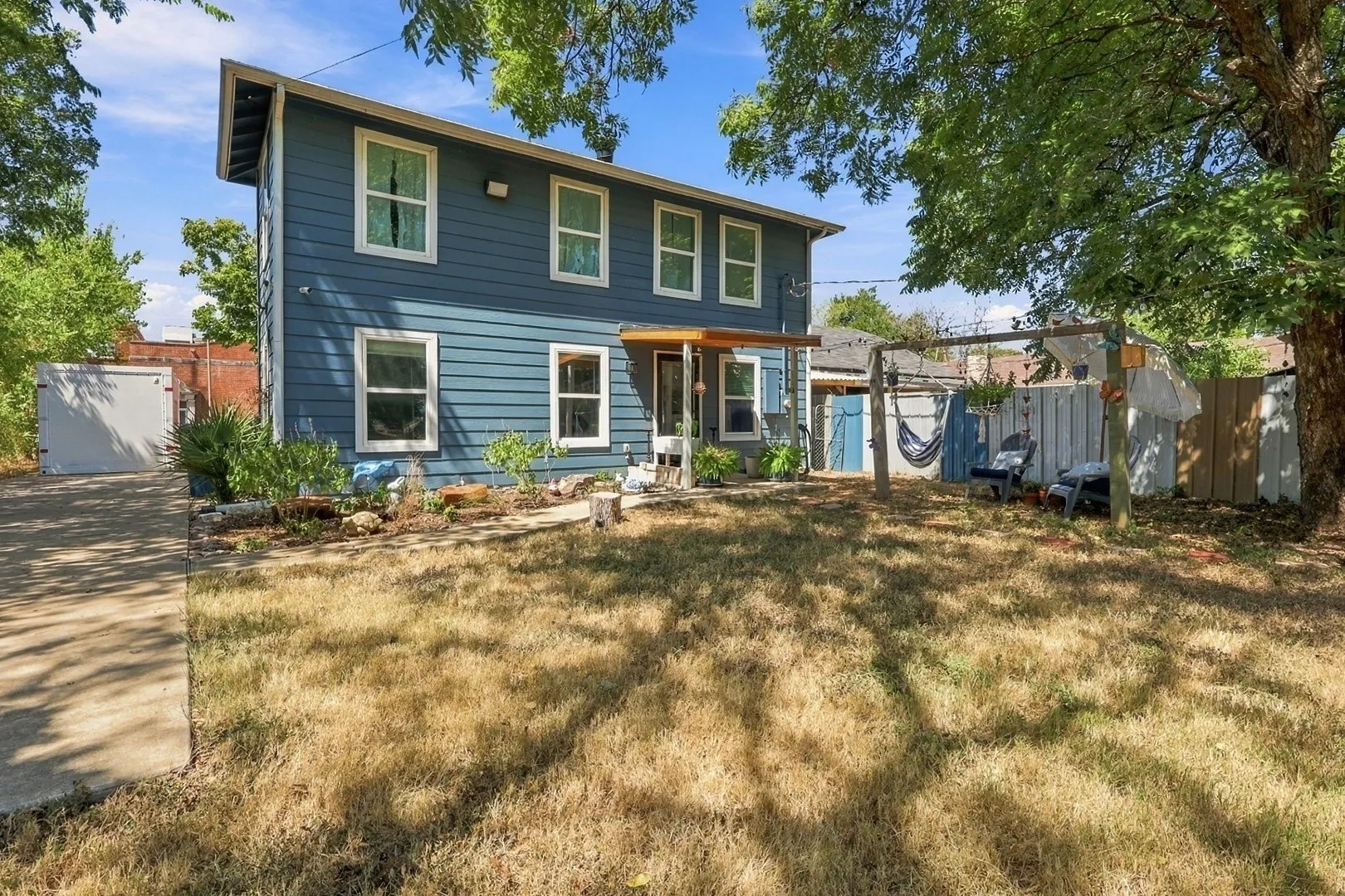 Single Family Residence For Sale in Dallas County , 2612 Idaho Avenue, Dallas, Texas 75216, 4 Bedroom, 2 Bathroom, Garage spaces, 1,760 Sqft, built in 1926, mls#21384249, Real Estate Agent in Dallas, Homes For Sale in Dallas county, Homes For Sale in Dallas, Realtor in Dallas Texas, Real Estate Brokerage Independent Realty Texas, Luminita Cordes Realtor