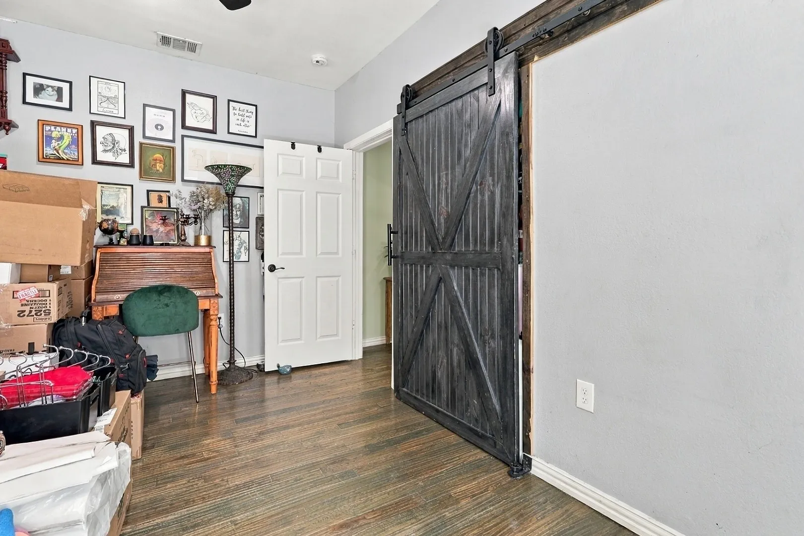 Single Family Residence For Sale in Dallas County , 2612 Idaho Avenue, Dallas, Texas 75216, 4 Bedroom, 2 Bathroom, Garage spaces, 1,760 Sqft, built in 1926, mls#21384249, Real Estate Agent in Dallas, Homes For Sale in Dallas county, Homes For Sale in Dallas, Realtor in Dallas Texas, Real Estate Brokerage Independent Realty Texas, Luminita Cordes Realtor