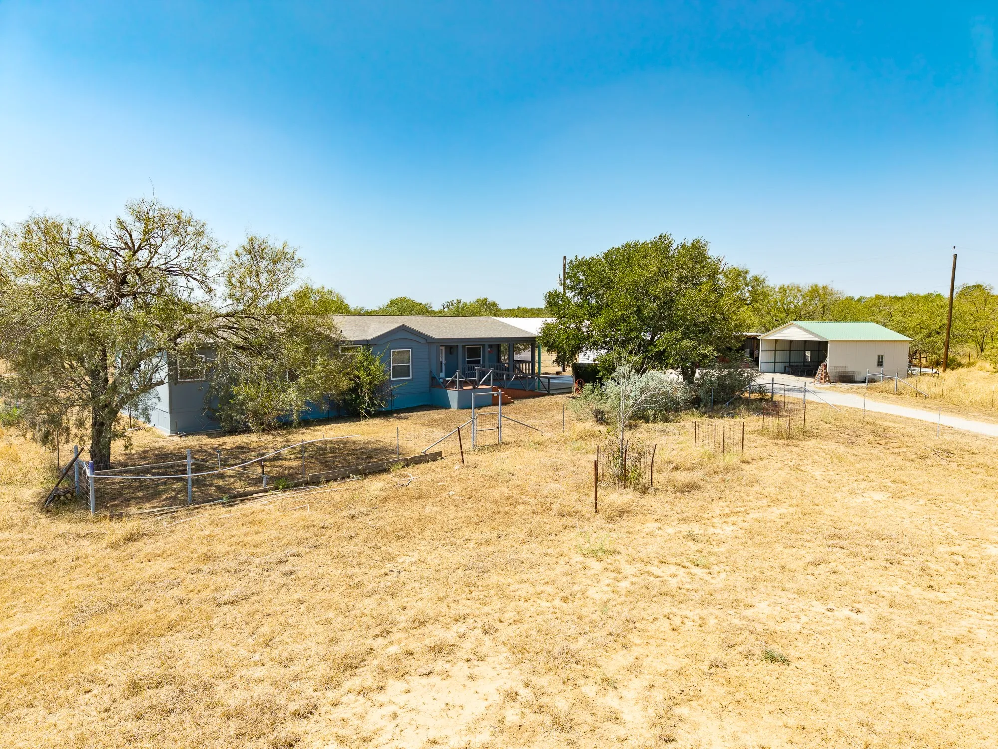 Farm For Sale in Guadalupe County , 1951 Dowdy Road, Seguin, Texas 78155, 3 Bedroom, 2 Bathroom, Garage spaces, 2,040 Sqft, built in 2004, mls#21382215, Real Estate Agent in Seguin, Homes For Sale in Guadalupe county, Homes For Sale in Seguin, Realtor in Seguin Texas, Real Estate Brokerage Independent Realty Texas, Luminita Cordes Realtor