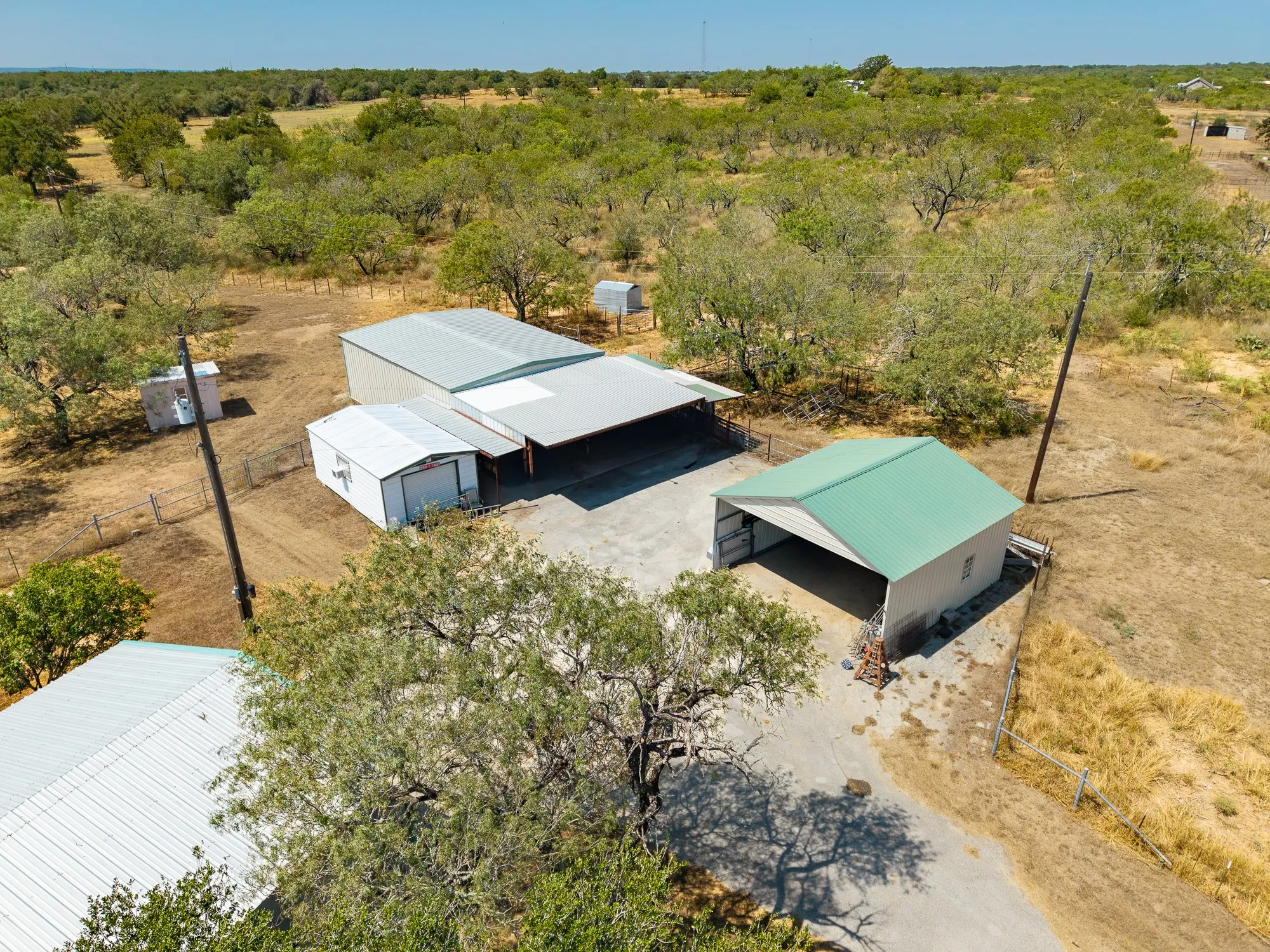 Farm For Sale in Guadalupe County , 1951 Dowdy Road, Seguin, Texas 78155, 3 Bedroom, 2 Bathroom, Garage spaces, 2,040 Sqft, built in 2004, mls#21382215, Real Estate Agent in Seguin, Homes For Sale in Guadalupe county, Homes For Sale in Seguin, Realtor in Seguin Texas, Real Estate Brokerage Independent Realty Texas, Luminita Cordes Realtor
