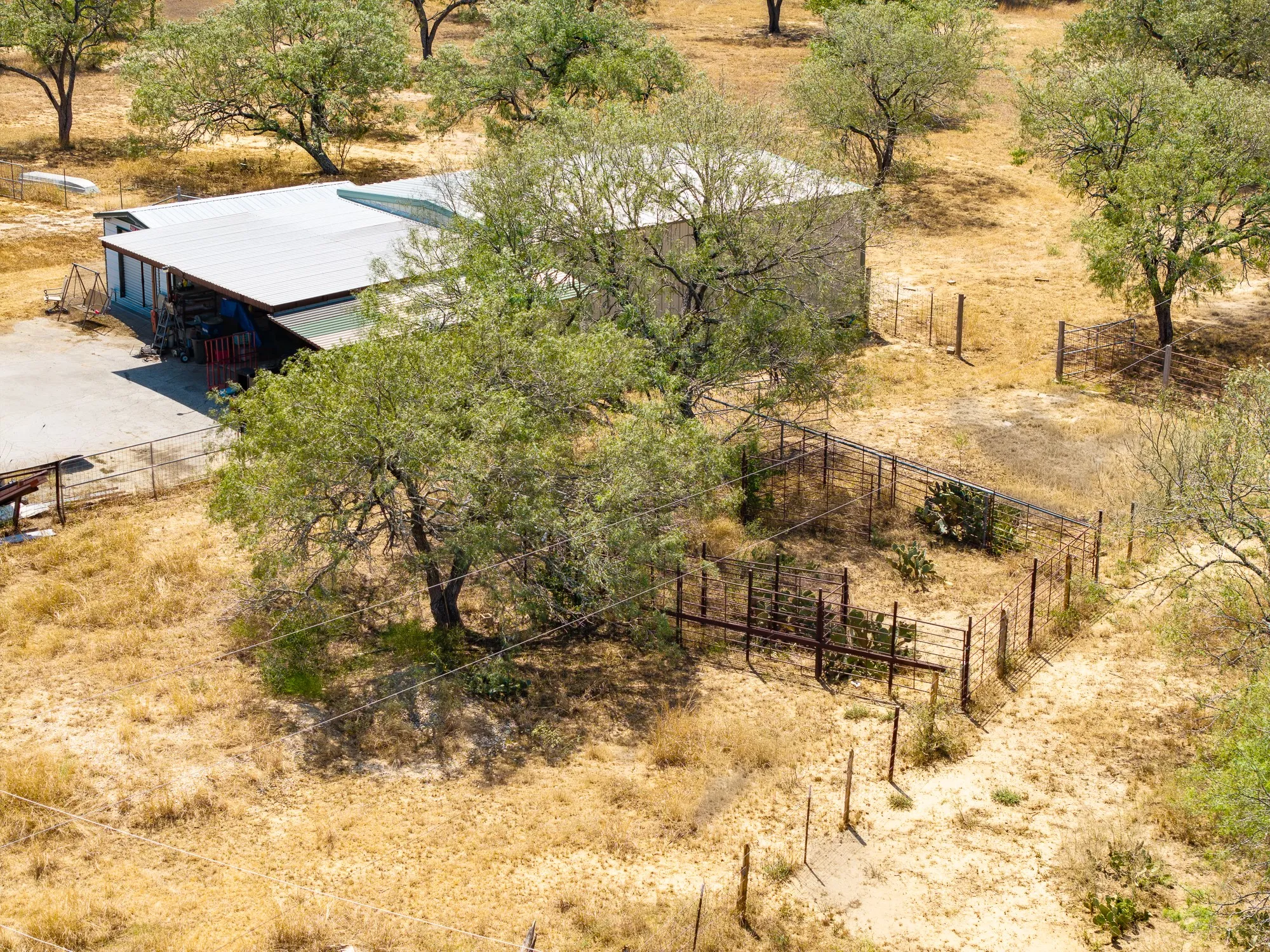 Farm For Sale in Guadalupe County , 1951 Dowdy Road, Seguin, Texas 78155, 3 Bedroom, 2 Bathroom, Garage spaces, 2,040 Sqft, built in 2004, mls#21382215, Real Estate Agent in Seguin, Homes For Sale in Guadalupe county, Homes For Sale in Seguin, Realtor in Seguin Texas, Real Estate Brokerage Independent Realty Texas, Luminita Cordes Realtor