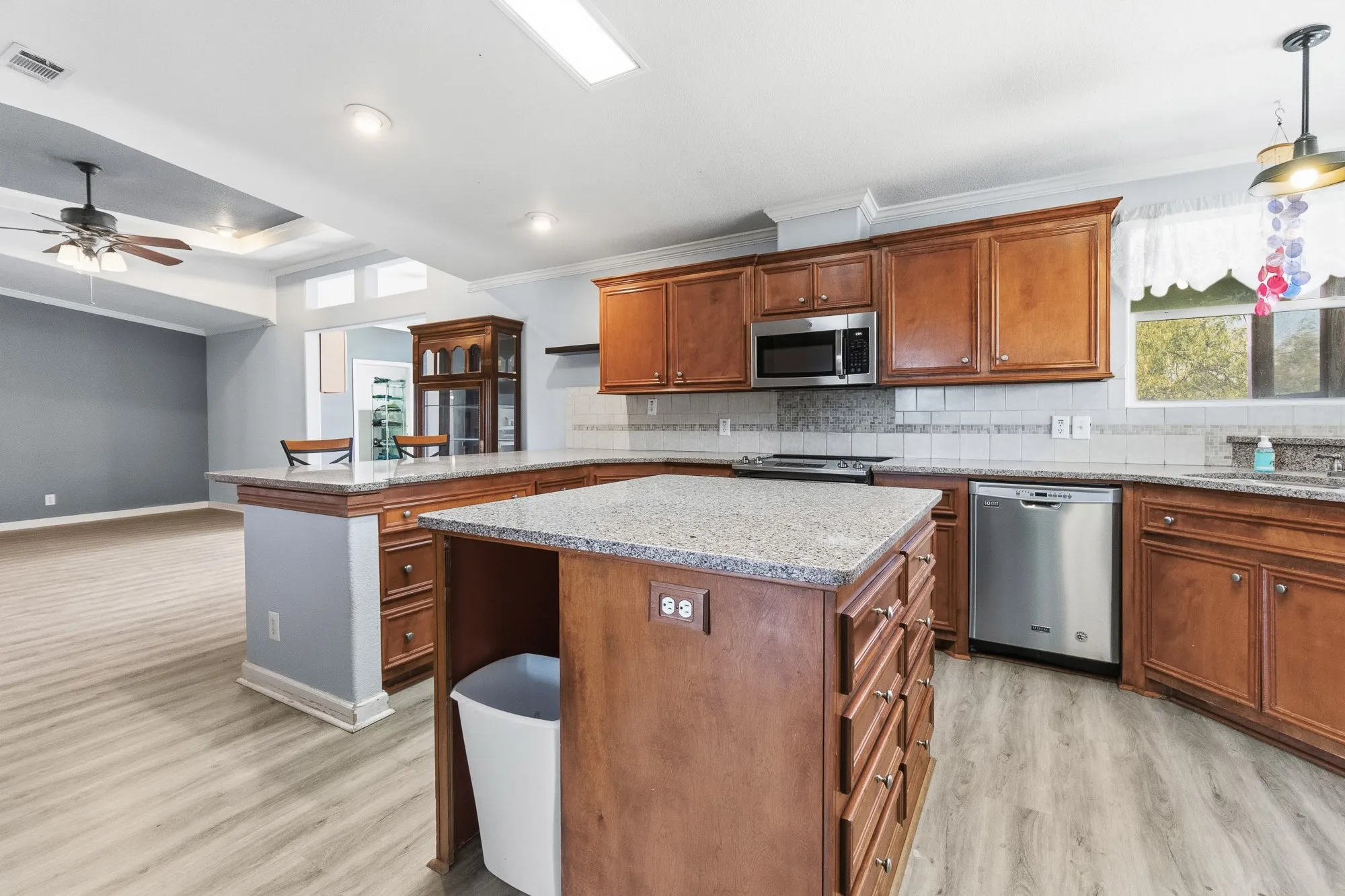 Farm For Sale in Guadalupe County , 1951 Dowdy Road, Seguin, Texas 78155, 3 Bedroom, 2 Bathroom, Garage spaces, 2,040 Sqft, built in 2004, mls#21382215, Real Estate Agent in Seguin, Homes For Sale in Guadalupe county, Homes For Sale in Seguin, Realtor in Seguin Texas, Real Estate Brokerage Independent Realty Texas, Luminita Cordes Realtor