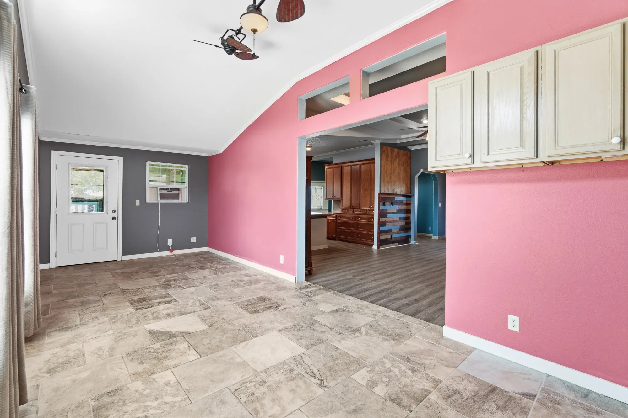 Farm For Sale in Guadalupe County , 1951 Dowdy Road, Seguin, Texas 78155, 3 Bedroom, 2 Bathroom, Garage spaces, 2,040 Sqft, built in 2004, mls#21382215, Real Estate Agent in Seguin, Homes For Sale in Guadalupe county, Homes For Sale in Seguin, Realtor in Seguin Texas, Real Estate Brokerage Independent Realty Texas, Luminita Cordes Realtor