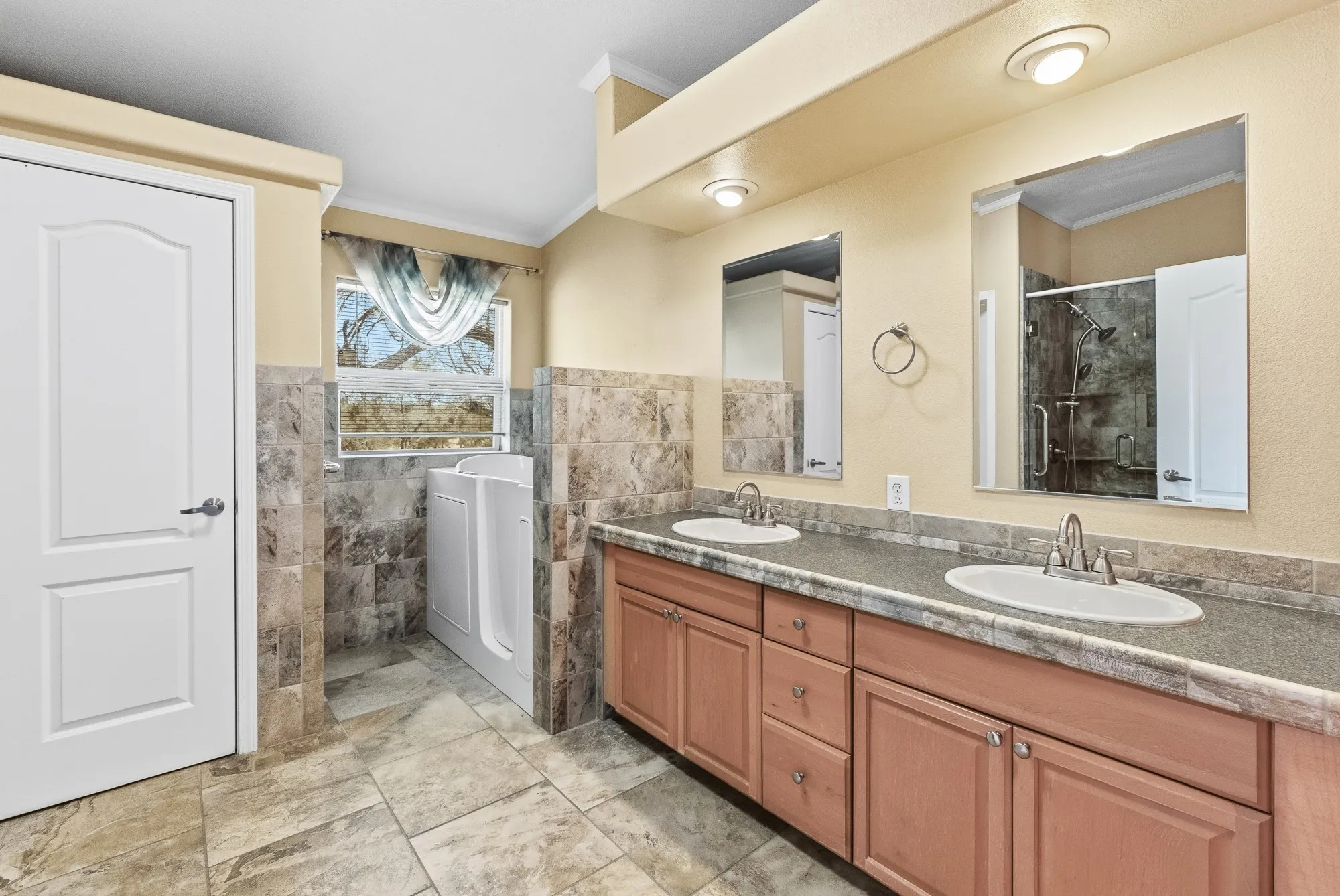 Farm For Sale in Guadalupe County , 1951 Dowdy Road, Seguin, Texas 78155, 3 Bedroom, 2 Bathroom, Garage spaces, 2,040 Sqft, built in 2004, mls#21382215, Real Estate Agent in Seguin, Homes For Sale in Guadalupe county, Homes For Sale in Seguin, Realtor in Seguin Texas, Real Estate Brokerage Independent Realty Texas, Luminita Cordes Realtor