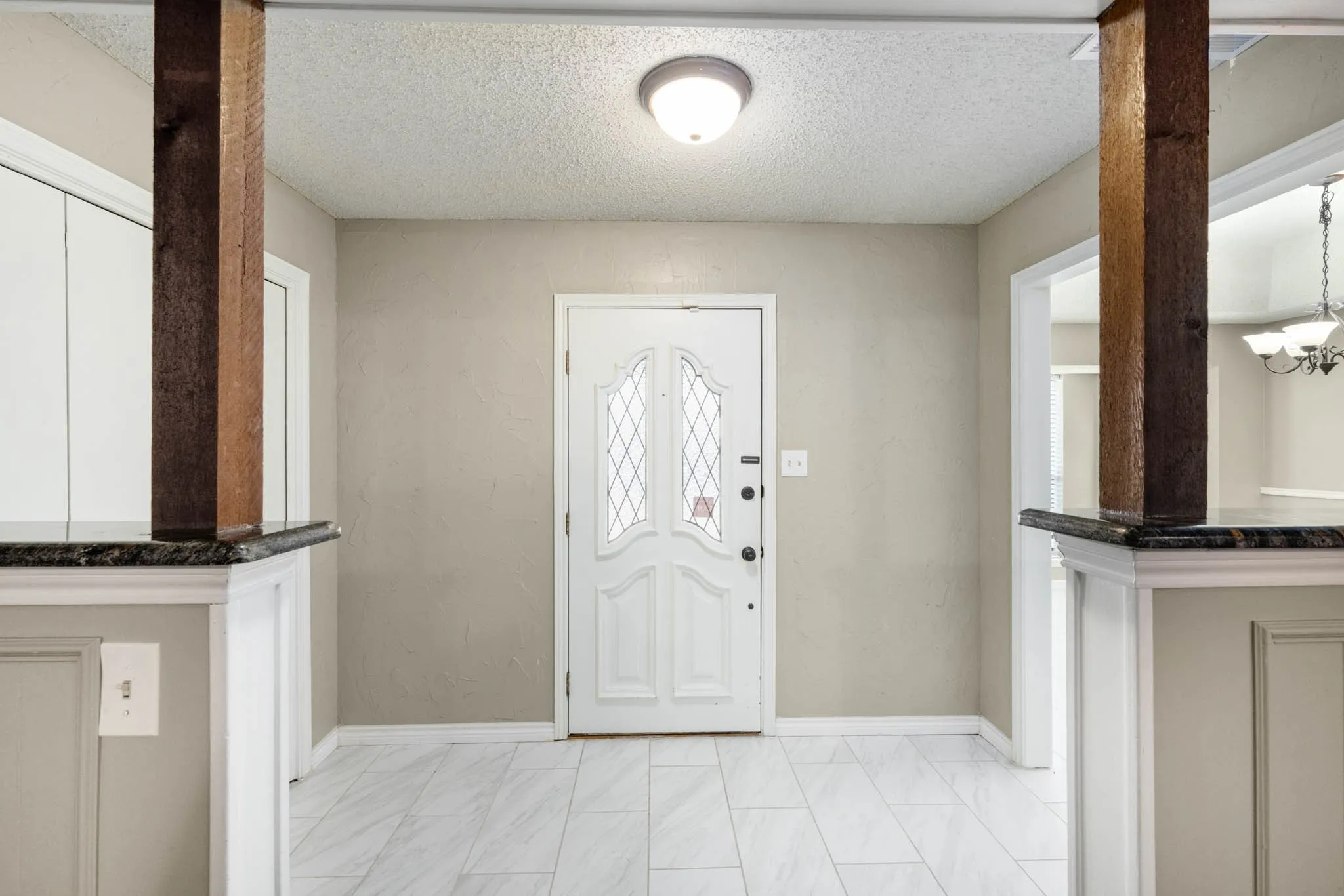 Single Family Residence For Rent in Tarrant County , 2017 Iron Horse Court, Arlington, Texas 76017, 4 Bedroom, 3 Bathroom, 2 Garage spaces, 2,522 Sqft, built in 1979, mls#21384220, Real Estate Agent in Arlington, Homes For Rent in Tarrant county, Homes For Rent in Arlington, Realtor in Arlington Texas, Real Estate Brokerage Independent Realty Texas, Luminita Cordes Realtor
