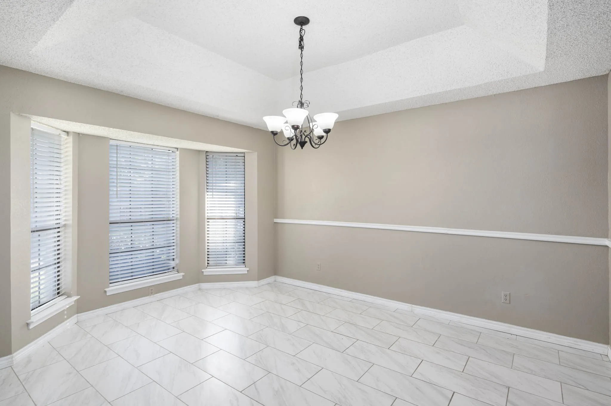Single Family Residence For Rent in Tarrant County , 2017 Iron Horse Court, Arlington, Texas 76017, 4 Bedroom, 3 Bathroom, 2 Garage spaces, 2,522 Sqft, built in 1979, mls#21384220, Real Estate Agent in Arlington, Homes For Rent in Tarrant county, Homes For Rent in Arlington, Realtor in Arlington Texas, Real Estate Brokerage Independent Realty Texas, Luminita Cordes Realtor