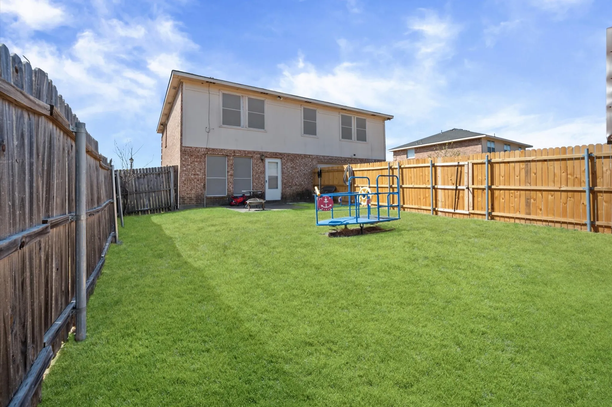 Single Family Residence For Sale in Dallas County , 717 Eldorado Drive, De Soto, Texas 75115, 4 Bedroom, 3 Bathroom, 2 Garage spaces, 2,650 Sqft, built in 2003, mls#21384263, Real Estate Agent in De Soto, Homes For Sale in Dallas county, Homes For Sale in De Soto, Realtor in De Soto Texas, Real Estate Brokerage Independent Realty Texas, Luminita Cordes Realtor