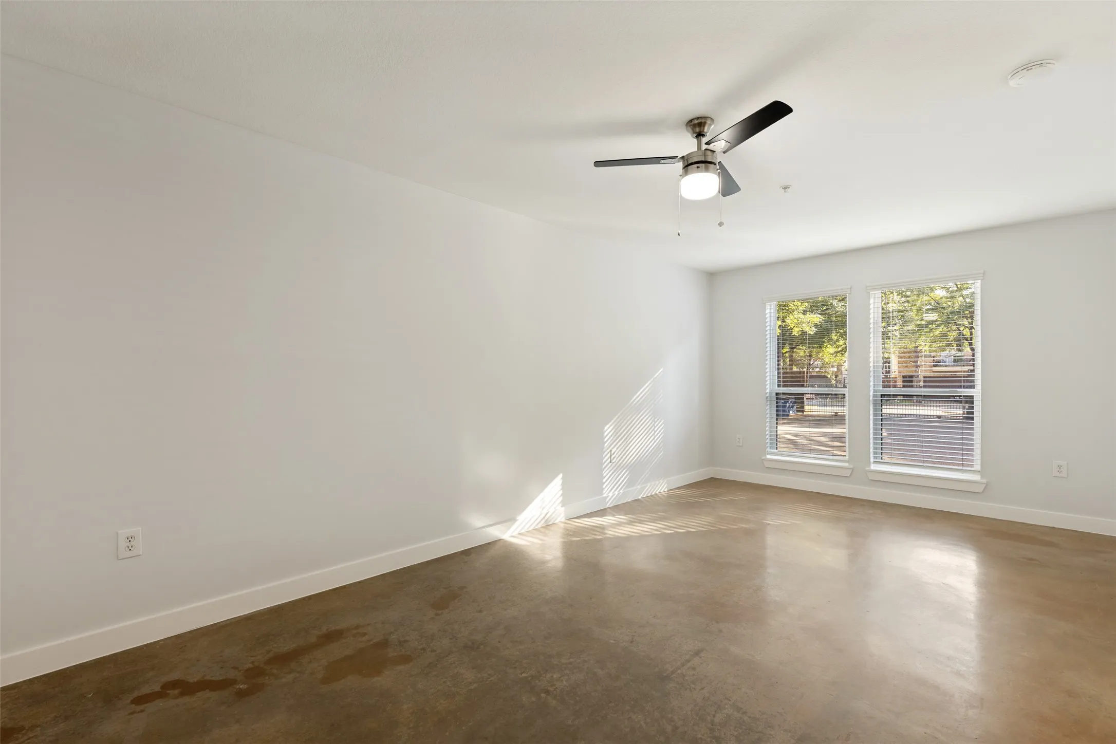 Condominium For Rent in Dallas County , 5111 Manett Street 105, Dallas, Texas 75206, 1 Bedroom, 1 Bathroom, Garage spaces, 614 Sqft, built in 2001, mls#21384264, Real Estate Agent in Dallas, Homes For Rent in Dallas county, Homes For Rent in Dallas, Realtor in Dallas Texas, Real Estate Brokerage Independent Realty Texas, Luminita Cordes Realtor