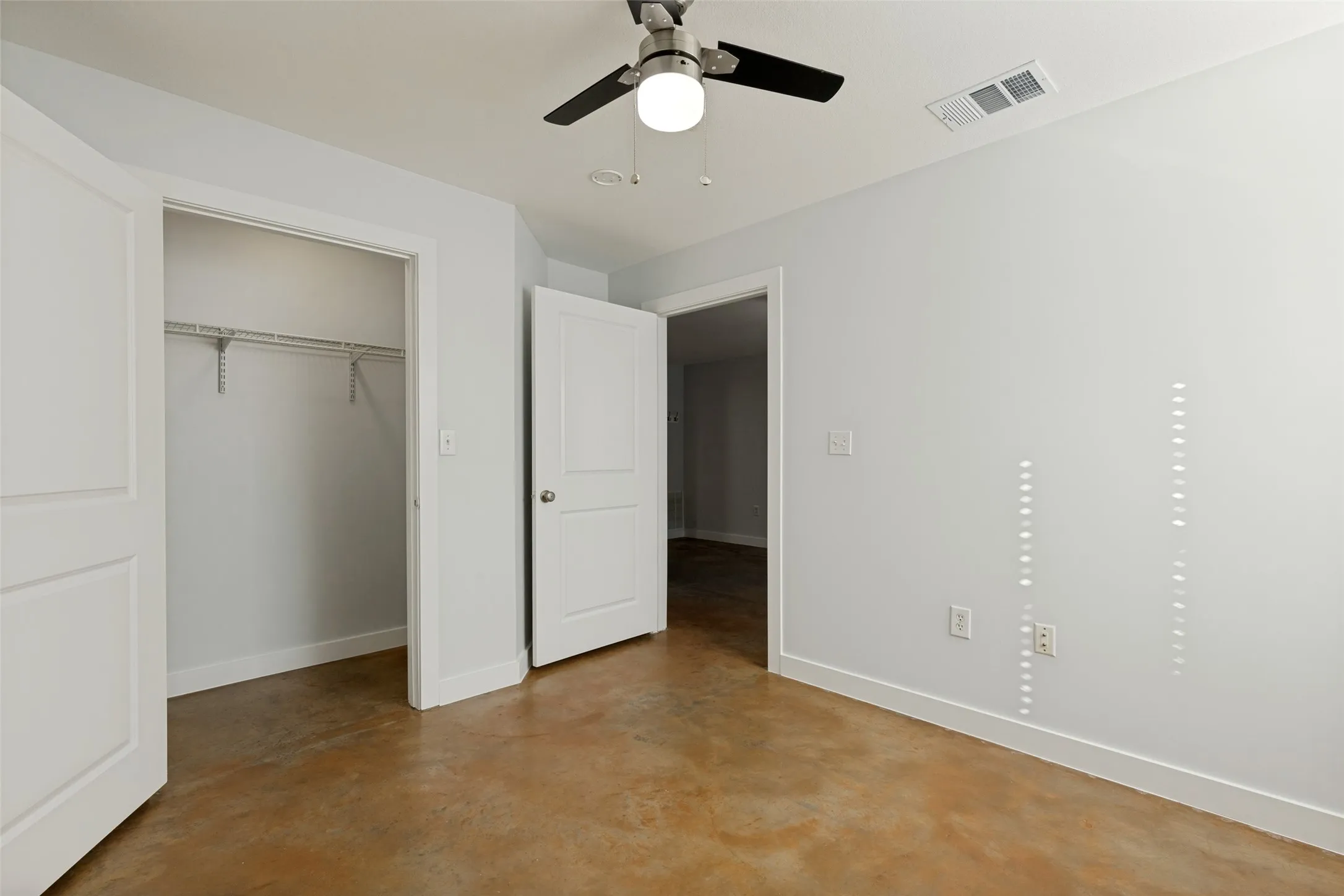Condominium For Rent in Dallas County , 5111 Manett Street 105, Dallas, Texas 75206, 1 Bedroom, 1 Bathroom, Garage spaces, 614 Sqft, built in 2001, mls#21384264, Real Estate Agent in Dallas, Homes For Rent in Dallas county, Homes For Rent in Dallas, Realtor in Dallas Texas, Real Estate Brokerage Independent Realty Texas, Luminita Cordes Realtor