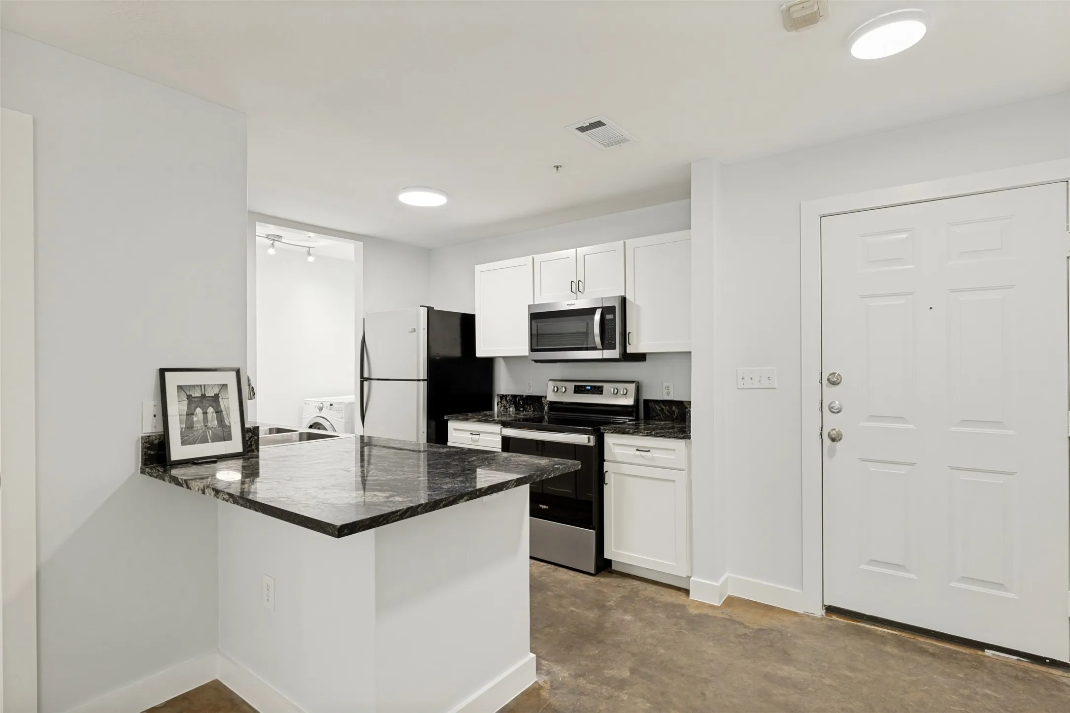 Condominium For Rent in Dallas County , 5111 Manett Street 105, Dallas, Texas 75206, 1 Bedroom, 1 Bathroom, Garage spaces, 614 Sqft, built in 2001, mls#21384264, Real Estate Agent in Dallas, Homes For Rent in Dallas county, Homes For Rent in Dallas, Realtor in Dallas Texas, Real Estate Brokerage Independent Realty Texas, Luminita Cordes Realtor