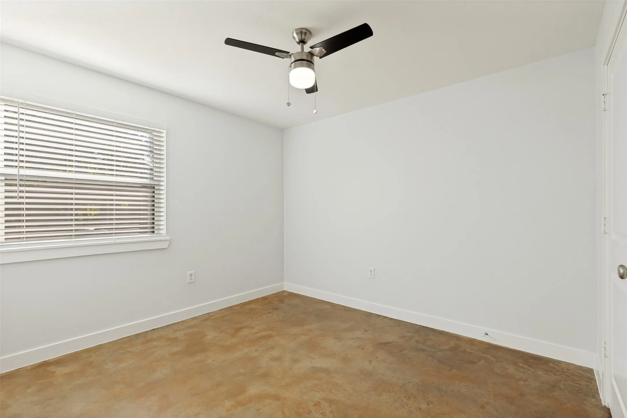 Condominium For Rent in Dallas County , 5111 Manett Street 105, Dallas, Texas 75206, 1 Bedroom, 1 Bathroom, Garage spaces, 614 Sqft, built in 2001, mls#21384264, Real Estate Agent in Dallas, Homes For Rent in Dallas county, Homes For Rent in Dallas, Realtor in Dallas Texas, Real Estate Brokerage Independent Realty Texas, Luminita Cordes Realtor