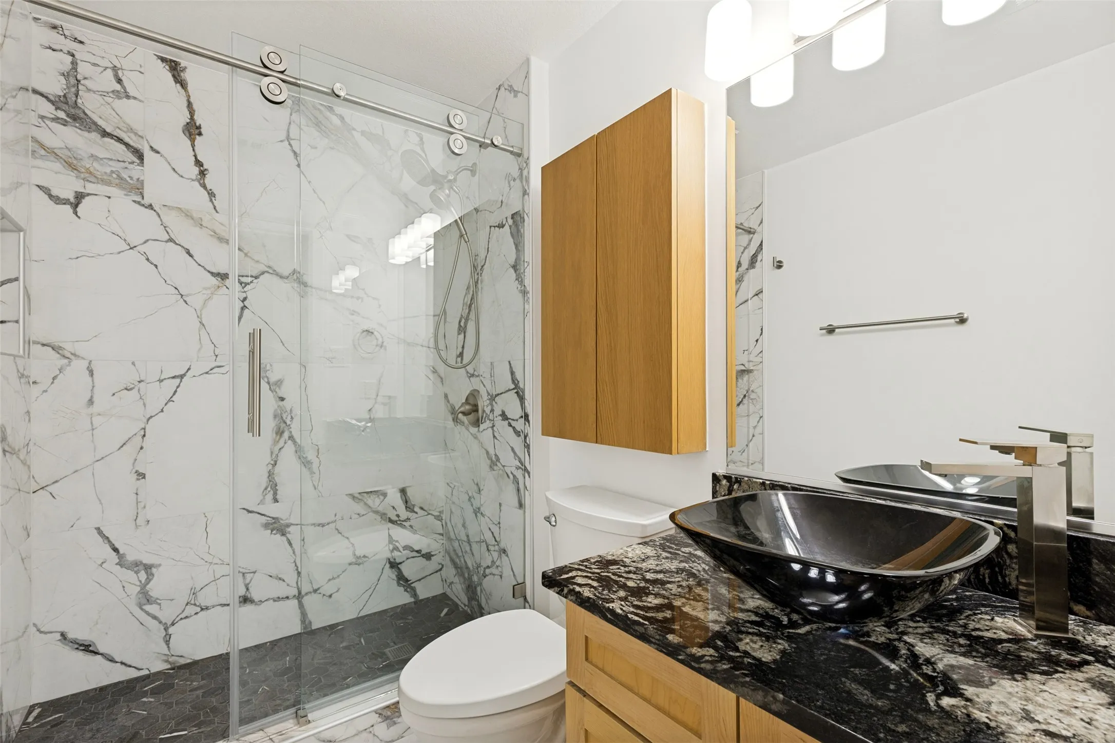 Condominium For Rent in Dallas County , 5111 Manett Street 105, Dallas, Texas 75206, 1 Bedroom, 1 Bathroom, Garage spaces, 614 Sqft, built in 2001, mls#21384264, Real Estate Agent in Dallas, Homes For Rent in Dallas county, Homes For Rent in Dallas, Realtor in Dallas Texas, Real Estate Brokerage Independent Realty Texas, Luminita Cordes Realtor