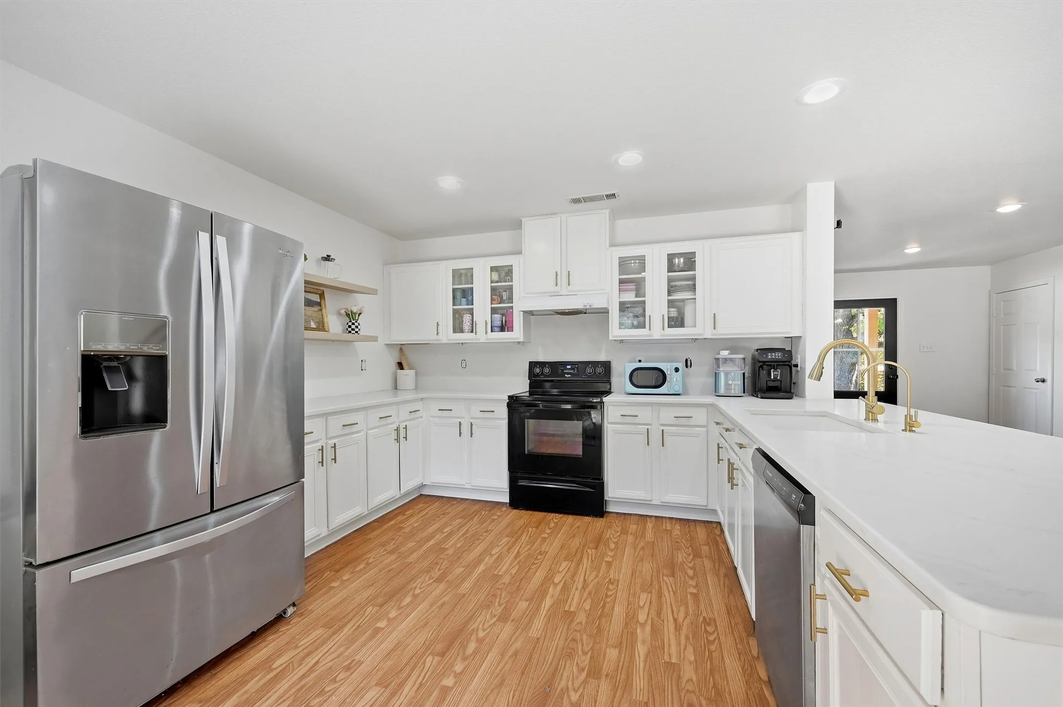 Single Family Residence For Sale in Cooke County , 90 County Road 2256, Valley View, Texas 76272, 3 Bedroom, 1 Bathroom, Garage spaces, 1,898 Sqft, built in 2008, mls#21384229, Real Estate Agent in Valley View, Homes For Sale in Cooke county, Homes For Sale in Valley View, Realtor in Valley View Texas, Real Estate Brokerage Independent Realty Texas, Luminita Cordes Realtor
