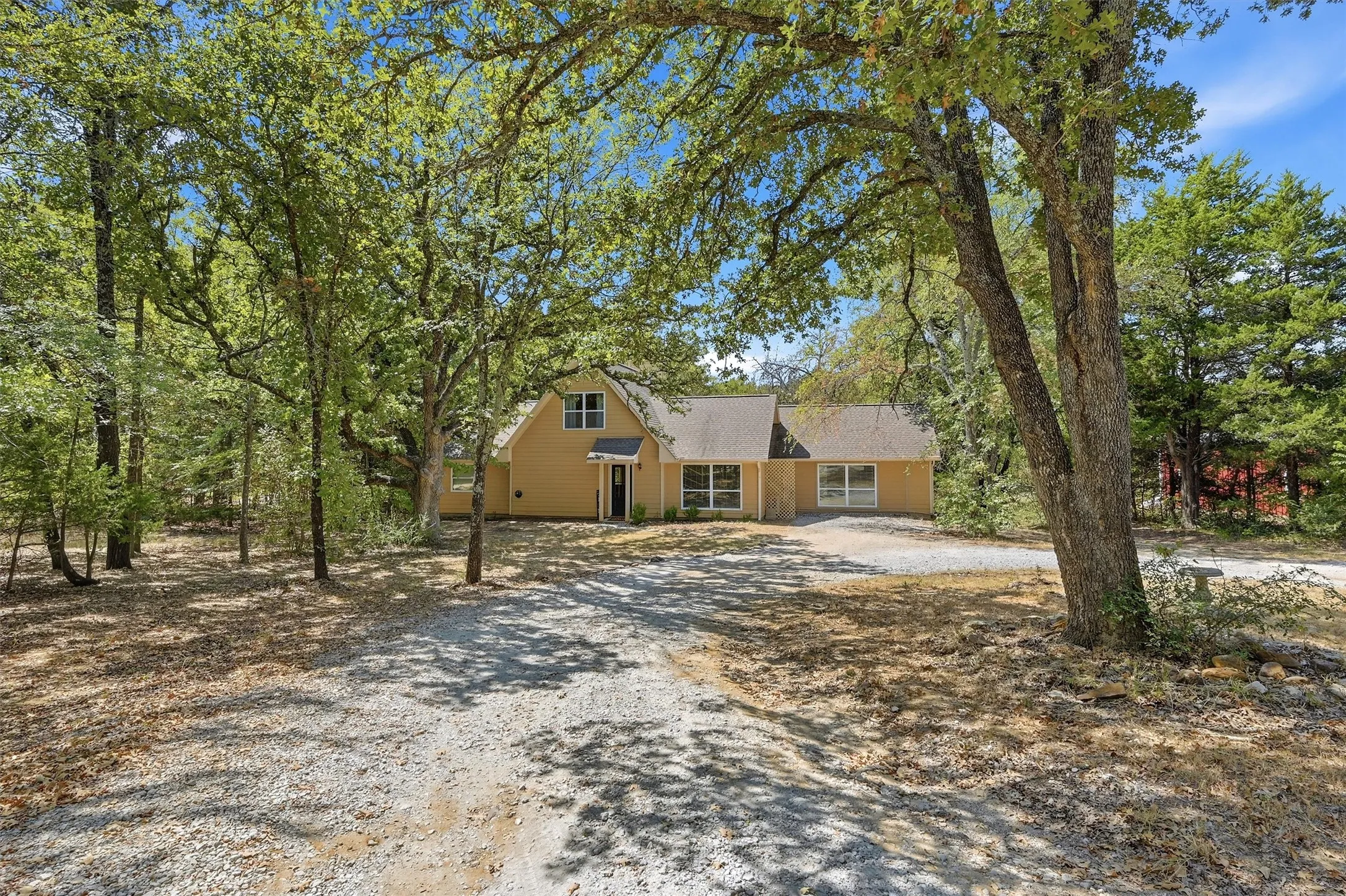Single Family Residence For Sale in Cooke County , 90 County Road 2256, Valley View, Texas 76272, 3 Bedroom, 1 Bathroom, Garage spaces, 1,898 Sqft, built in 2008, mls#21384229, Real Estate Agent in Valley View, Homes For Sale in Cooke county, Homes For Sale in Valley View, Realtor in Valley View Texas, Real Estate Brokerage Independent Realty Texas, Luminita Cordes Realtor
