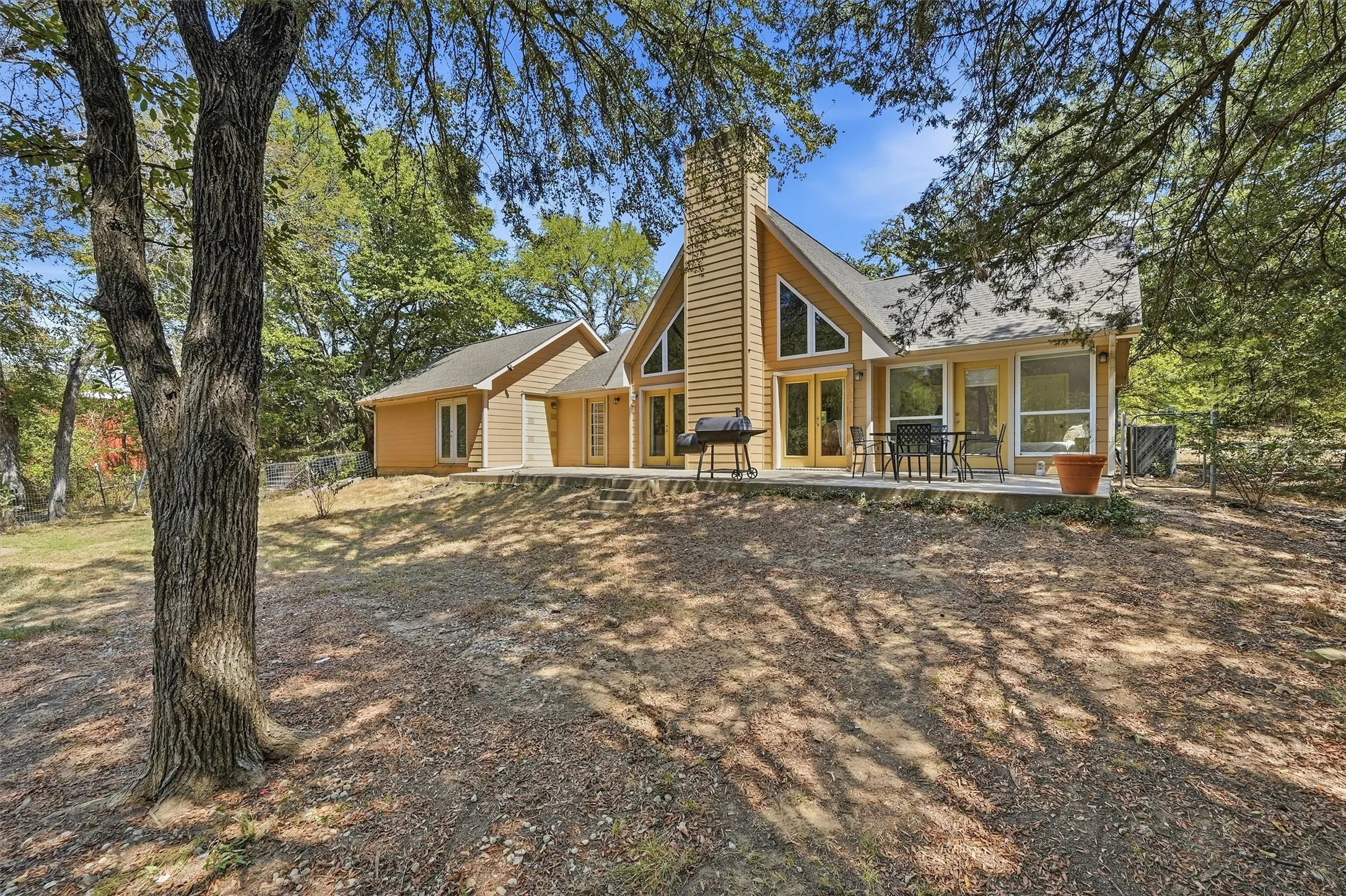 Single Family Residence For Sale in Cooke County , 90 County Road 2256, Valley View, Texas 76272, 3 Bedroom, 1 Bathroom, Garage spaces, 1,898 Sqft, built in 2008, mls#21384229, Real Estate Agent in Valley View, Homes For Sale in Cooke county, Homes For Sale in Valley View, Realtor in Valley View Texas, Real Estate Brokerage Independent Realty Texas, Luminita Cordes Realtor