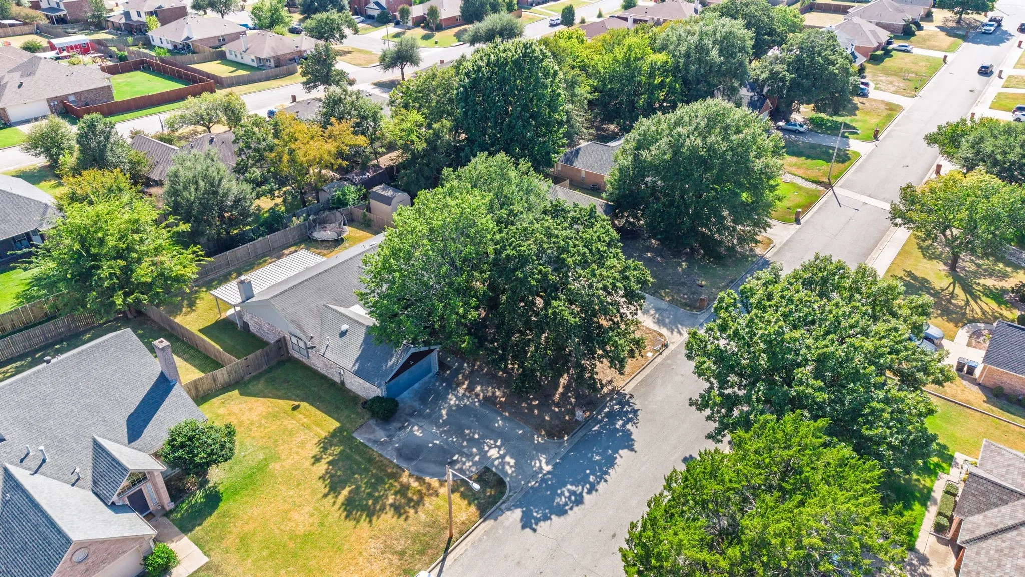 Single Family Residence For Sale in Hunt County , 515 Highland Oaks Drive, Greenville, Texas 75402, 3 Bedroom, 2 Bathroom, 2 Garage spaces, 1,773 Sqft, built in 1987, mls#21383581, Real Estate Agent in Greenville, Homes For Sale in Hunt county, Homes For Sale in Greenville, Realtor in Greenville Texas, Real Estate Brokerage Independent Realty Texas, Luminita Cordes Realtor