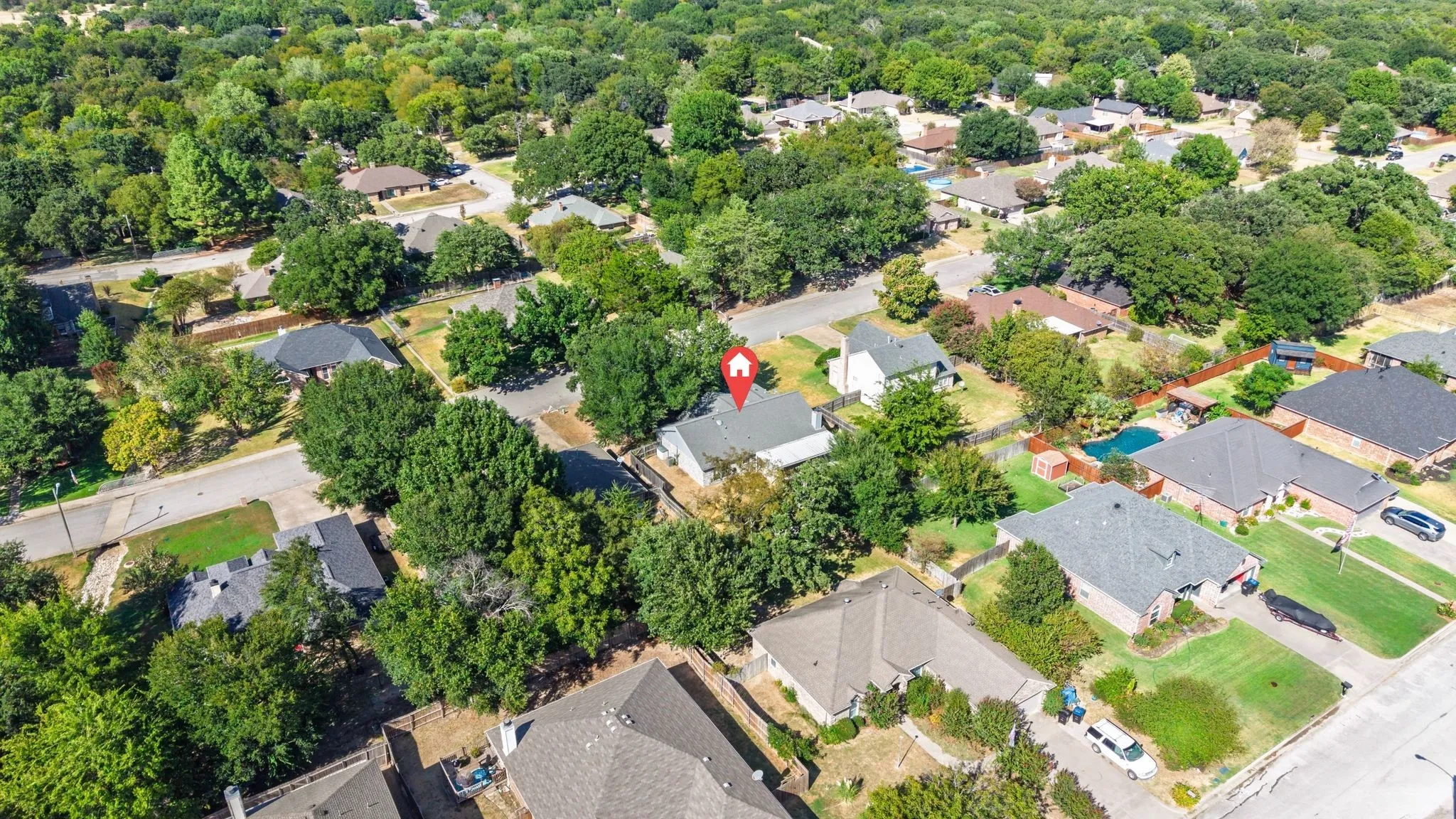 Single Family Residence For Sale in Hunt County , 515 Highland Oaks Drive, Greenville, Texas 75402, 3 Bedroom, 2 Bathroom, 2 Garage spaces, 1,773 Sqft, built in 1987, mls#21383581, Real Estate Agent in Greenville, Homes For Sale in Hunt county, Homes For Sale in Greenville, Realtor in Greenville Texas, Real Estate Brokerage Independent Realty Texas, Luminita Cordes Realtor