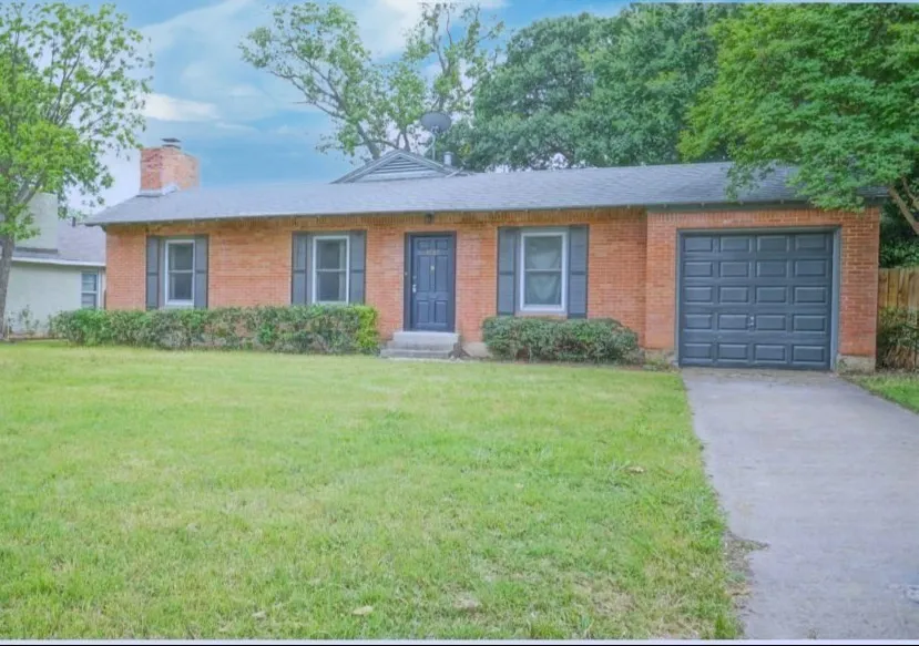Single Family Residence For Rent in Tarrant County , 3567 Dryden Road, Fort Worth, Texas 76109, 3 Bedroom, 2 Bathroom, 1 Garage spaces, 1,552 Sqft, built in 1948, mls#21384275, Real Estate Agent in Fort Worth, Homes For Rent in Tarrant county, Homes For Rent in Fort Worth, Realtor in Fort Worth Texas, Real Estate Brokerage Independent Realty Texas, Luminita Cordes Realtor