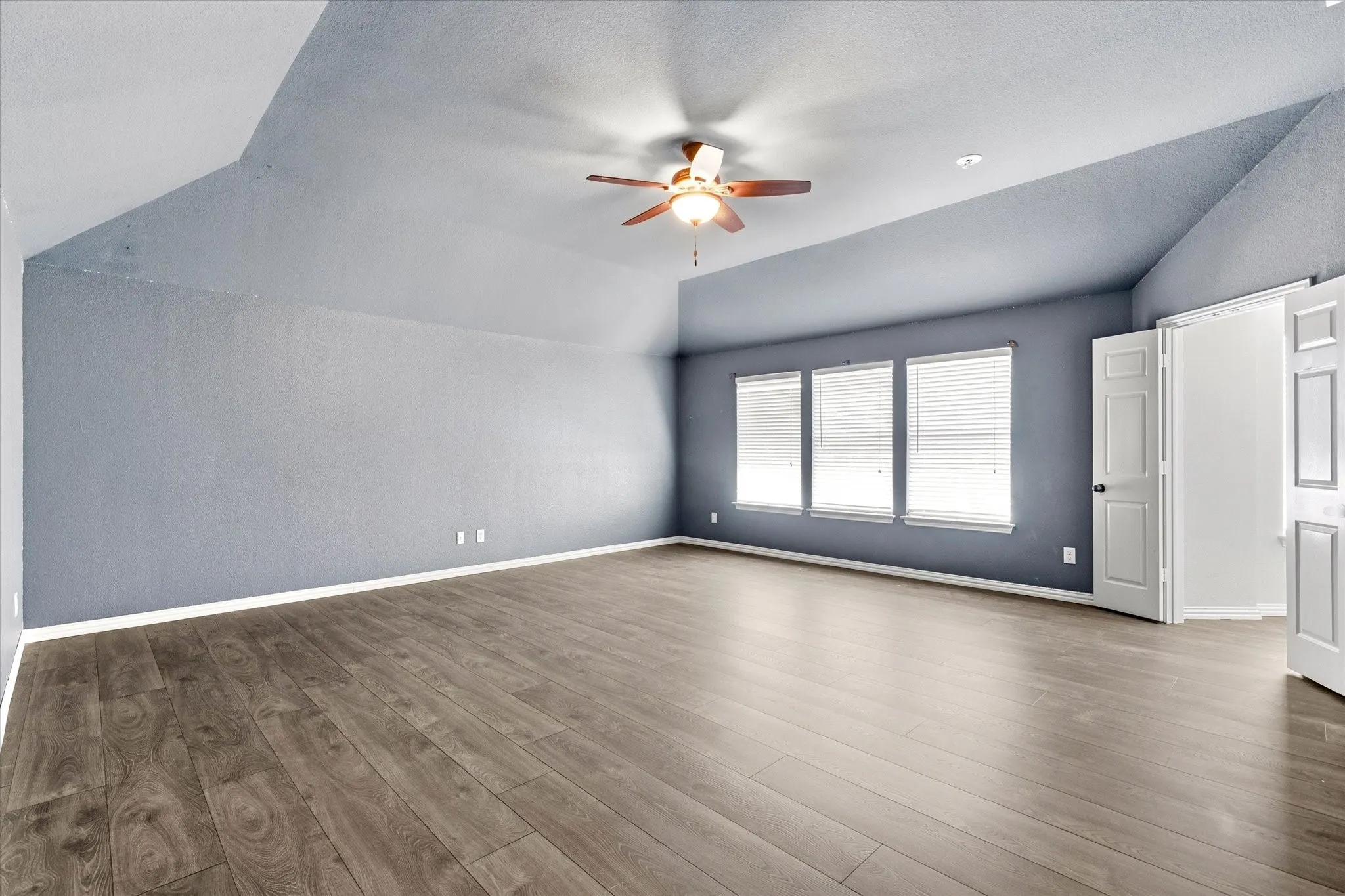 Single Family Residence For Sale in Denton County , 1036 Elm Drive, Providence Village, Texas 76227, 4 Bedroom, 3 Bathroom, 2 Garage spaces, 2,600 Sqft, built in 2002, mls#21384271, Real Estate Agent in Providence Village, Homes For Sale in Denton county, Homes For Sale in Providence Village, Realtor in Providence Village Texas, Real Estate Brokerage Independent Realty Texas, Luminita Cordes Realtor