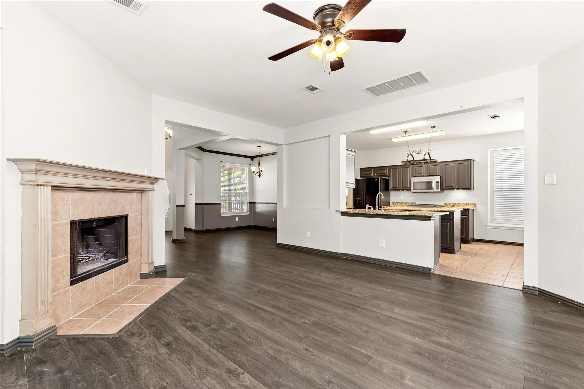 Single Family Residence For Sale in Denton County , 1036 Elm Drive, Providence Village, Texas 76227, 4 Bedroom, 3 Bathroom, 2 Garage spaces, 2,600 Sqft, built in 2002, mls#21384271, Real Estate Agent in Providence Village, Homes For Sale in Denton county, Homes For Sale in Providence Village, Realtor in Providence Village Texas, Real Estate Brokerage Independent Realty Texas, Luminita Cordes Realtor
