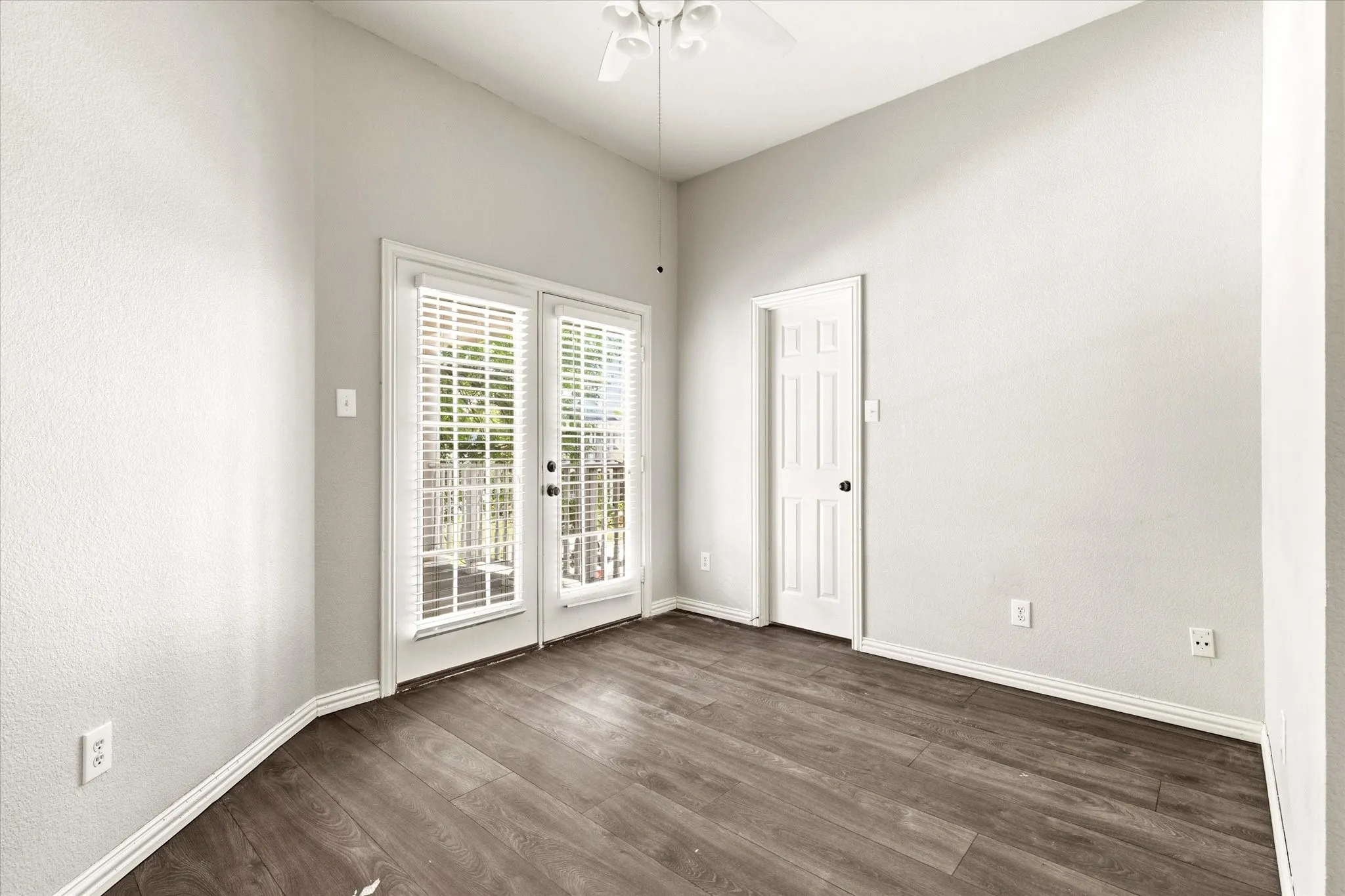 Single Family Residence For Sale in Denton County , 1036 Elm Drive, Providence Village, Texas 76227, 4 Bedroom, 3 Bathroom, 2 Garage spaces, 2,600 Sqft, built in 2002, mls#21384271, Real Estate Agent in Providence Village, Homes For Sale in Denton county, Homes For Sale in Providence Village, Realtor in Providence Village Texas, Real Estate Brokerage Independent Realty Texas, Luminita Cordes Realtor
