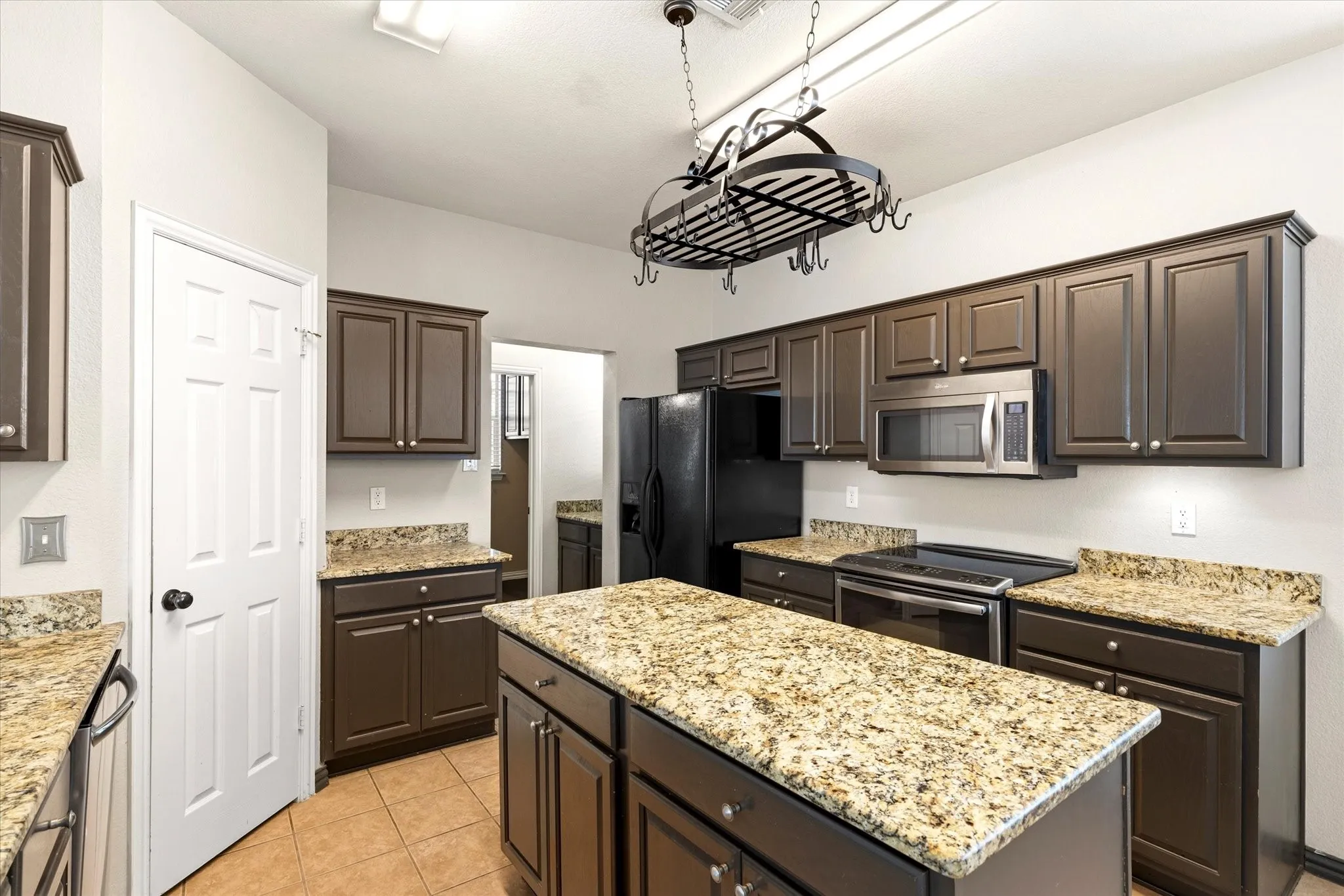 Single Family Residence For Sale in Denton County , 1036 Elm Drive, Providence Village, Texas 76227, 4 Bedroom, 3 Bathroom, 2 Garage spaces, 2,600 Sqft, built in 2002, mls#21384271, Real Estate Agent in Providence Village, Homes For Sale in Denton county, Homes For Sale in Providence Village, Realtor in Providence Village Texas, Real Estate Brokerage Independent Realty Texas, Luminita Cordes Realtor