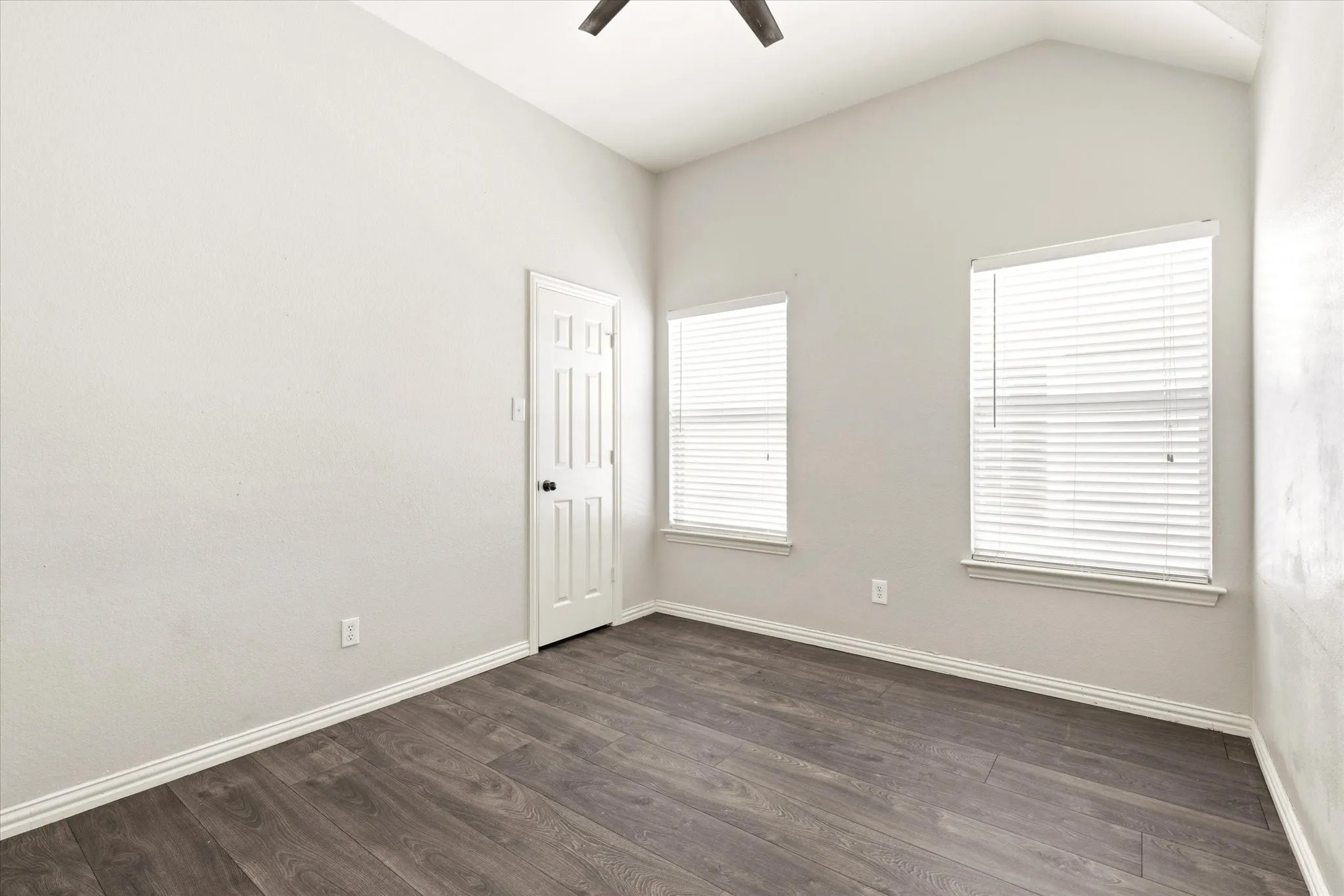 Single Family Residence For Sale in Denton County , 1036 Elm Drive, Providence Village, Texas 76227, 4 Bedroom, 3 Bathroom, 2 Garage spaces, 2,600 Sqft, built in 2002, mls#21384271, Real Estate Agent in Providence Village, Homes For Sale in Denton county, Homes For Sale in Providence Village, Realtor in Providence Village Texas, Real Estate Brokerage Independent Realty Texas, Luminita Cordes Realtor