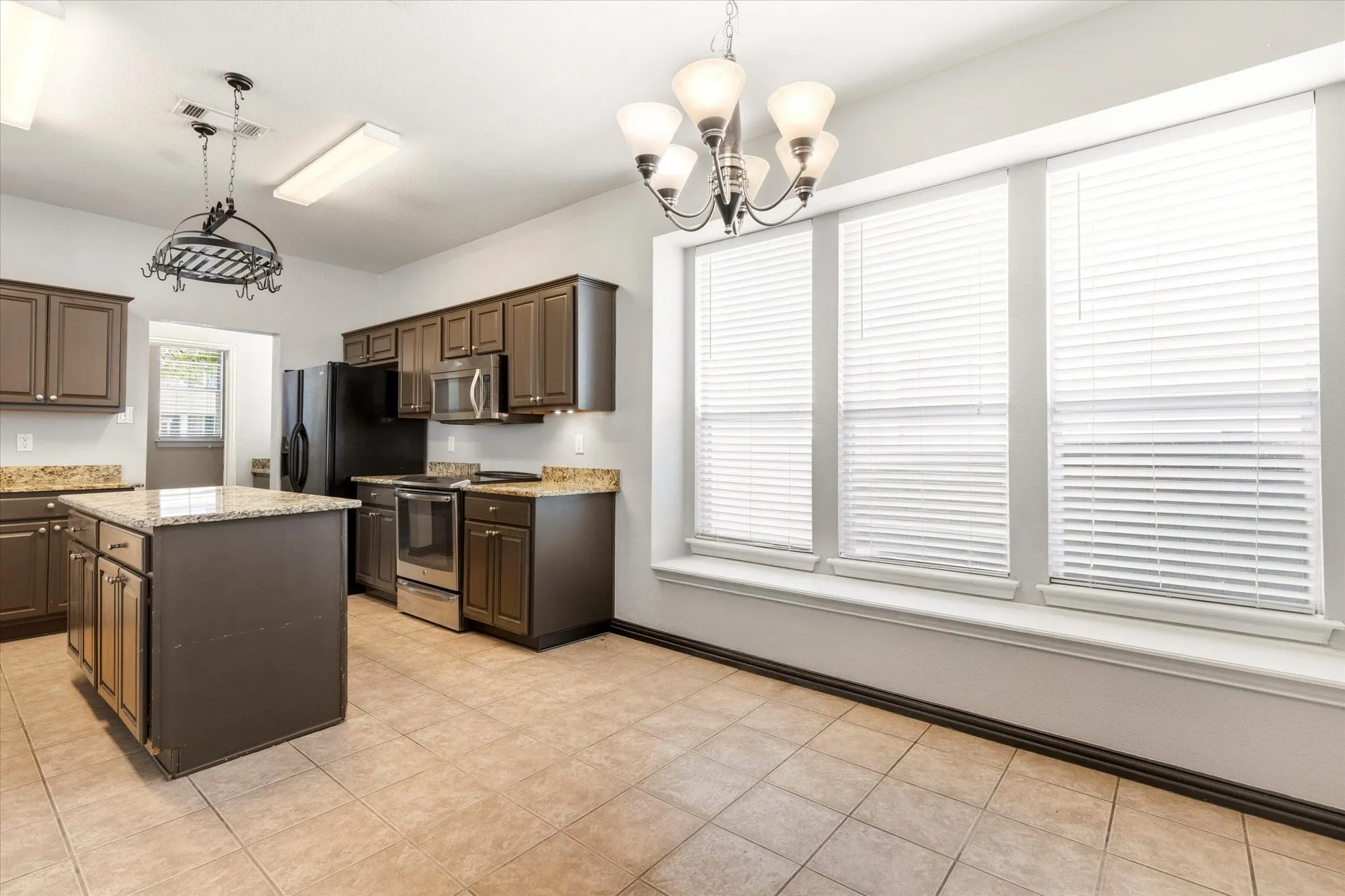 Single Family Residence For Sale in Denton County , 1036 Elm Drive, Providence Village, Texas 76227, 4 Bedroom, 3 Bathroom, 2 Garage spaces, 2,600 Sqft, built in 2002, mls#21384271, Real Estate Agent in Providence Village, Homes For Sale in Denton county, Homes For Sale in Providence Village, Realtor in Providence Village Texas, Real Estate Brokerage Independent Realty Texas, Luminita Cordes Realtor
