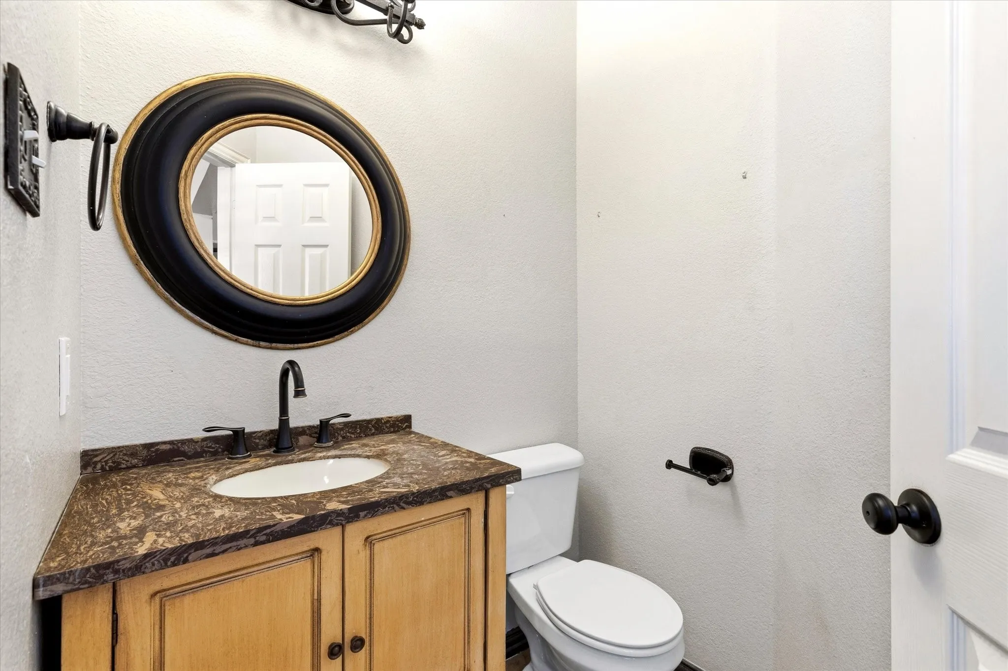 Single Family Residence For Sale in Denton County , 1036 Elm Drive, Providence Village, Texas 76227, 4 Bedroom, 3 Bathroom, 2 Garage spaces, 2,600 Sqft, built in 2002, mls#21384271, Real Estate Agent in Providence Village, Homes For Sale in Denton county, Homes For Sale in Providence Village, Realtor in Providence Village Texas, Real Estate Brokerage Independent Realty Texas, Luminita Cordes Realtor