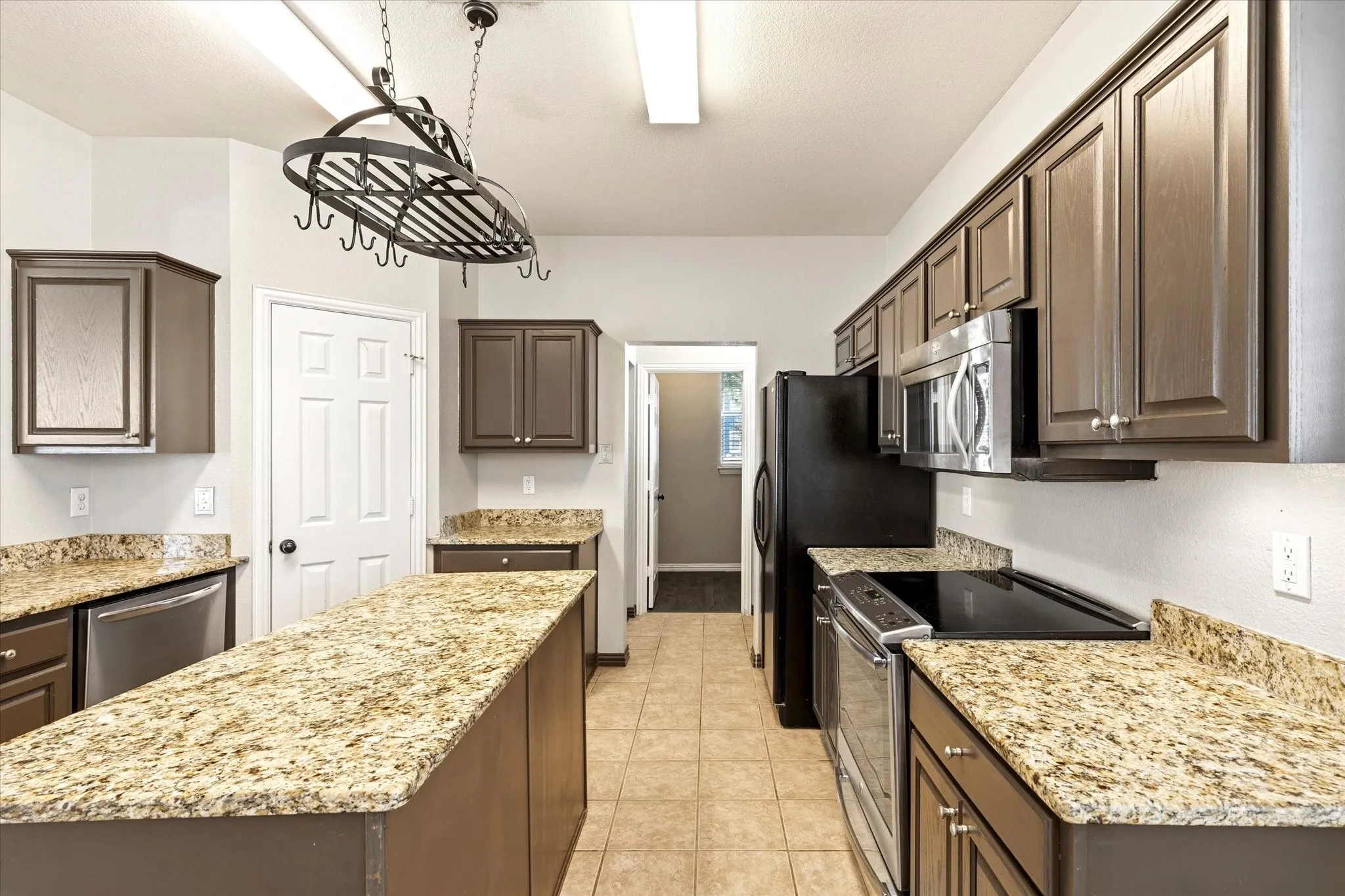 Single Family Residence For Sale in Denton County , 1036 Elm Drive, Providence Village, Texas 76227, 4 Bedroom, 3 Bathroom, 2 Garage spaces, 2,600 Sqft, built in 2002, mls#21384271, Real Estate Agent in Providence Village, Homes For Sale in Denton county, Homes For Sale in Providence Village, Realtor in Providence Village Texas, Real Estate Brokerage Independent Realty Texas, Luminita Cordes Realtor
