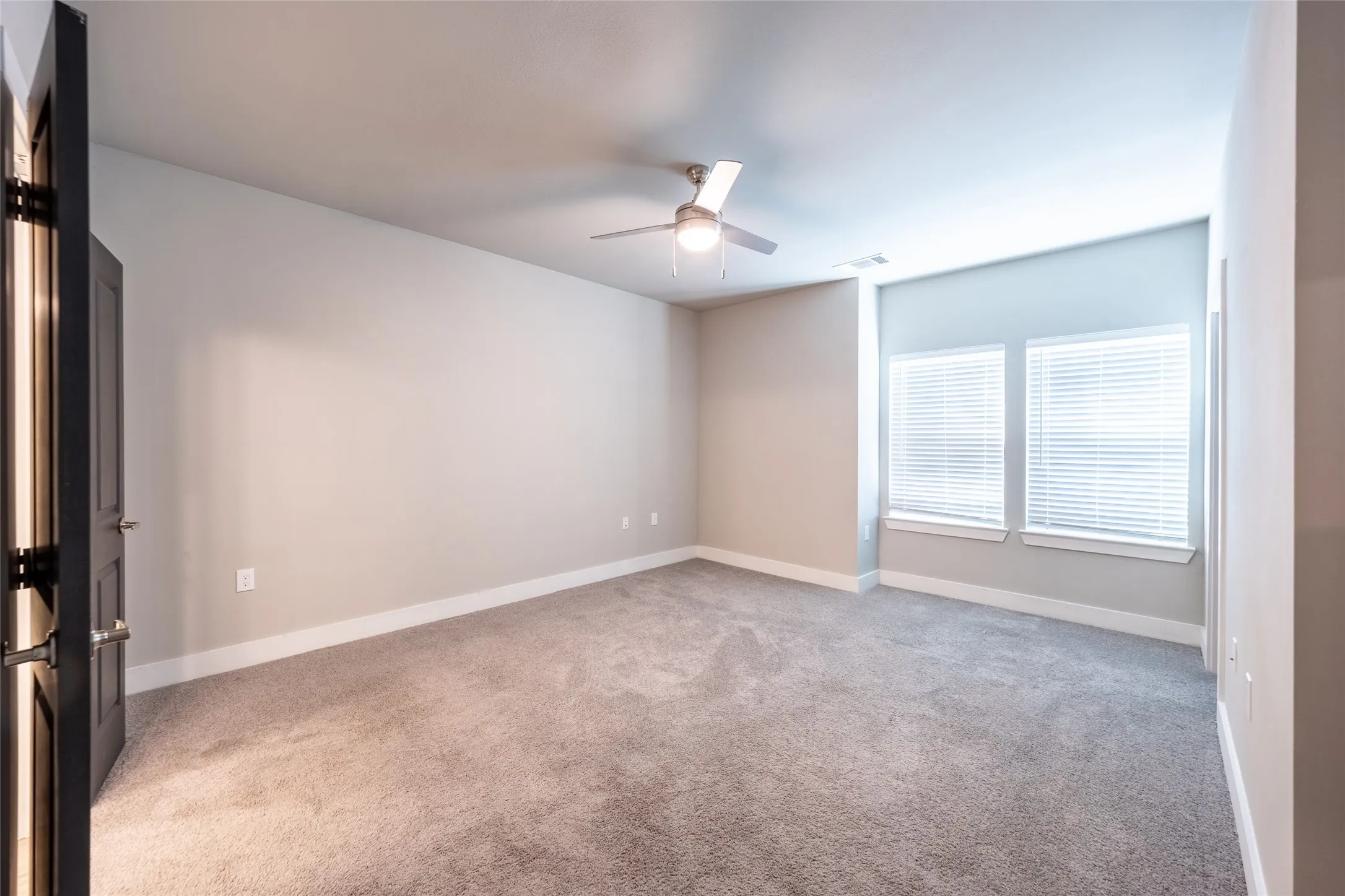 Townhouse For Rent in Collin County , 3353 Wynwood Drive, Plano, Texas 75074, 3 Bedroom, 4 Bathroom, 2 Garage spaces, 1,870 Sqft, built in 2022, mls#21383672, Real Estate Agent in Plano, Homes For Rent in Collin county, Homes For Rent in Plano, Realtor in Plano Texas, Real Estate Brokerage Independent Realty Texas, Luminita Cordes Realtor