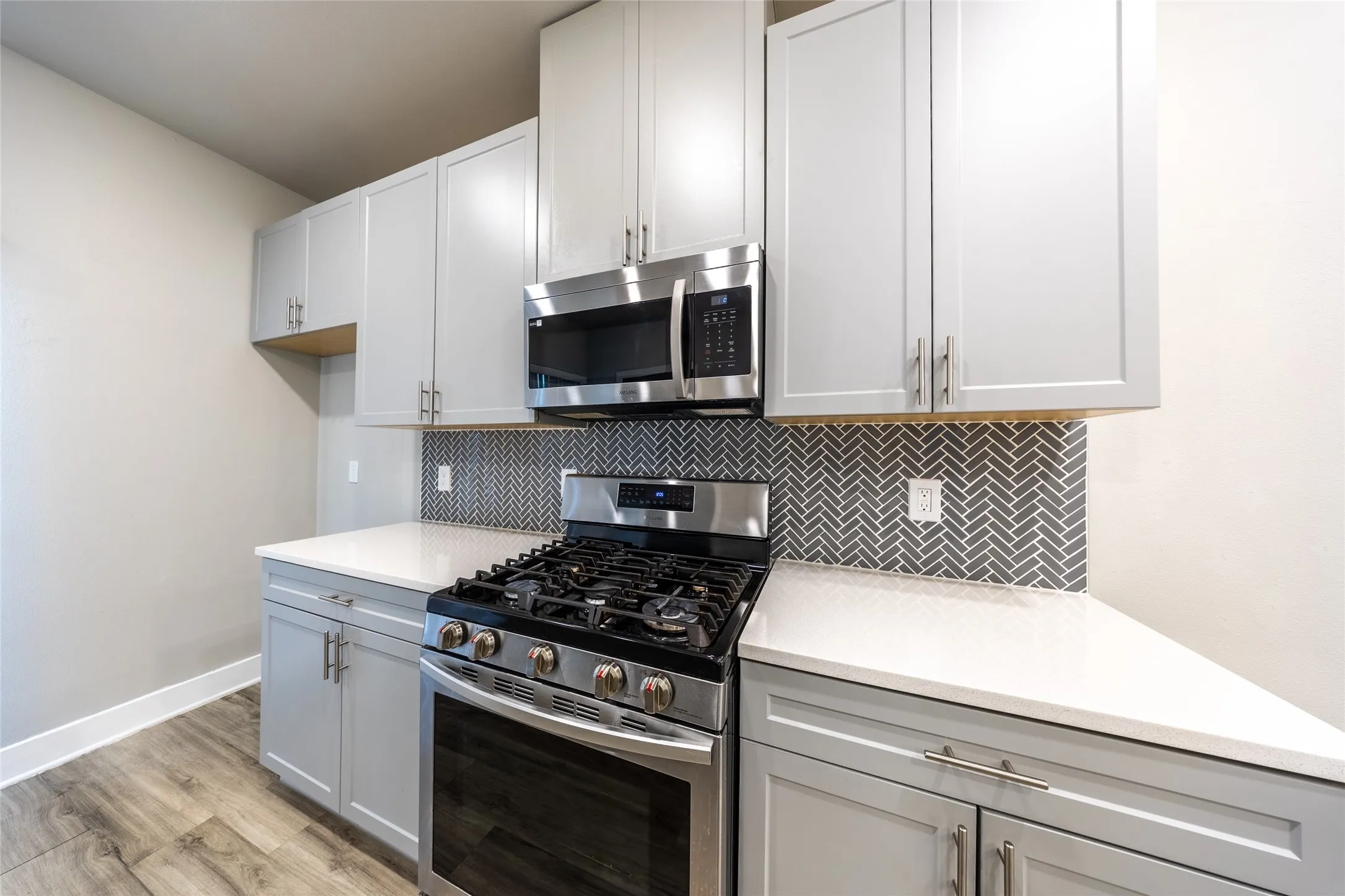 Townhouse For Rent in Collin County , 3353 Wynwood Drive, Plano, Texas 75074, 3 Bedroom, 4 Bathroom, 2 Garage spaces, 1,870 Sqft, built in 2022, mls#21383672, Real Estate Agent in Plano, Homes For Rent in Collin county, Homes For Rent in Plano, Realtor in Plano Texas, Real Estate Brokerage Independent Realty Texas, Luminita Cordes Realtor