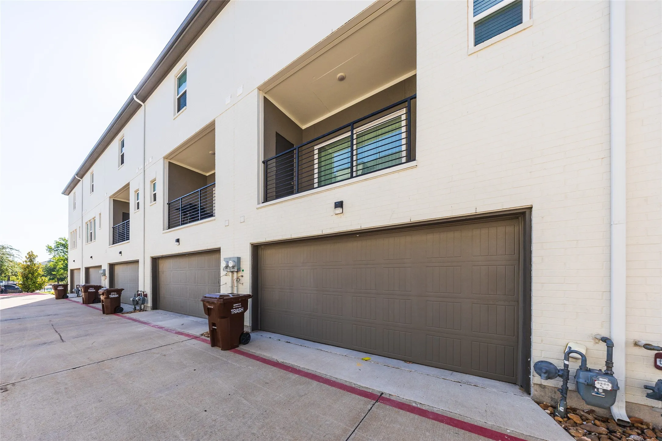 Townhouse For Rent in Collin County , 3353 Wynwood Drive, Plano, Texas 75074, 3 Bedroom, 4 Bathroom, 2 Garage spaces, 1,870 Sqft, built in 2022, mls#21383672, Real Estate Agent in Plano, Homes For Rent in Collin county, Homes For Rent in Plano, Realtor in Plano Texas, Real Estate Brokerage Independent Realty Texas, Luminita Cordes Realtor