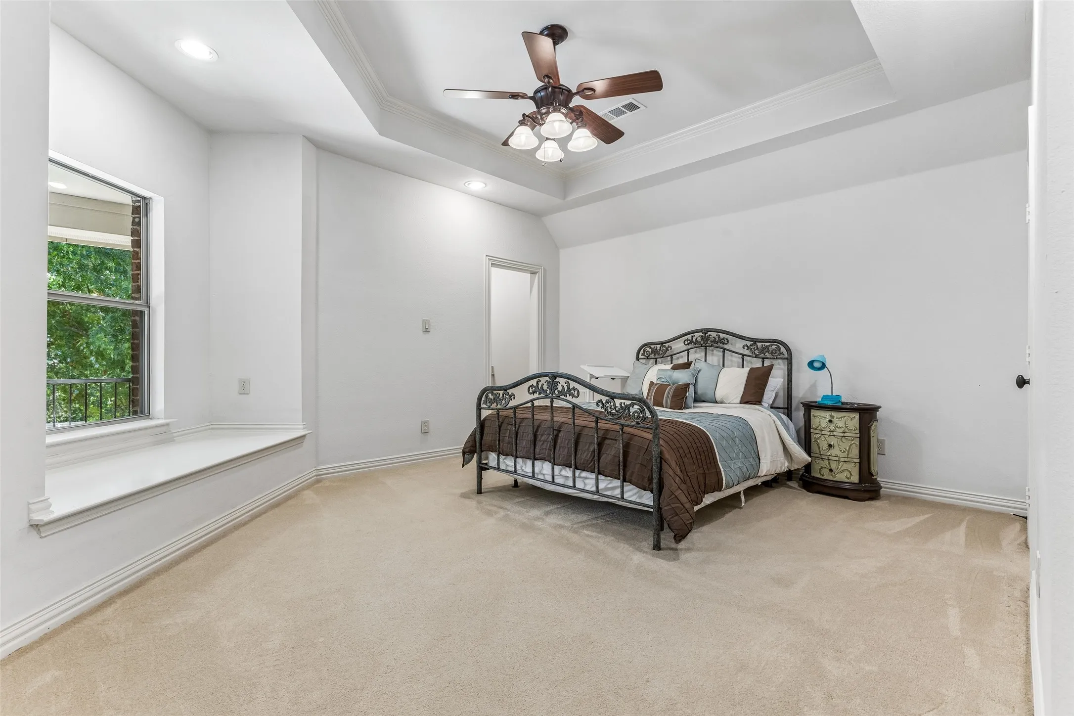 Single Family Residence For Sale in Dallas County , 5814 Meaders Lane, Dallas, Texas 75230, 5 Bedroom, 6 Bathroom, 3 Garage spaces, 4,829 Sqft, built in 2006, mls#21384120, Real Estate Agent in Dallas, Homes For Sale in Dallas county, Homes For Sale in Dallas, Realtor in Dallas Texas, Real Estate Brokerage Independent Realty Texas, Luminita Cordes Realtor